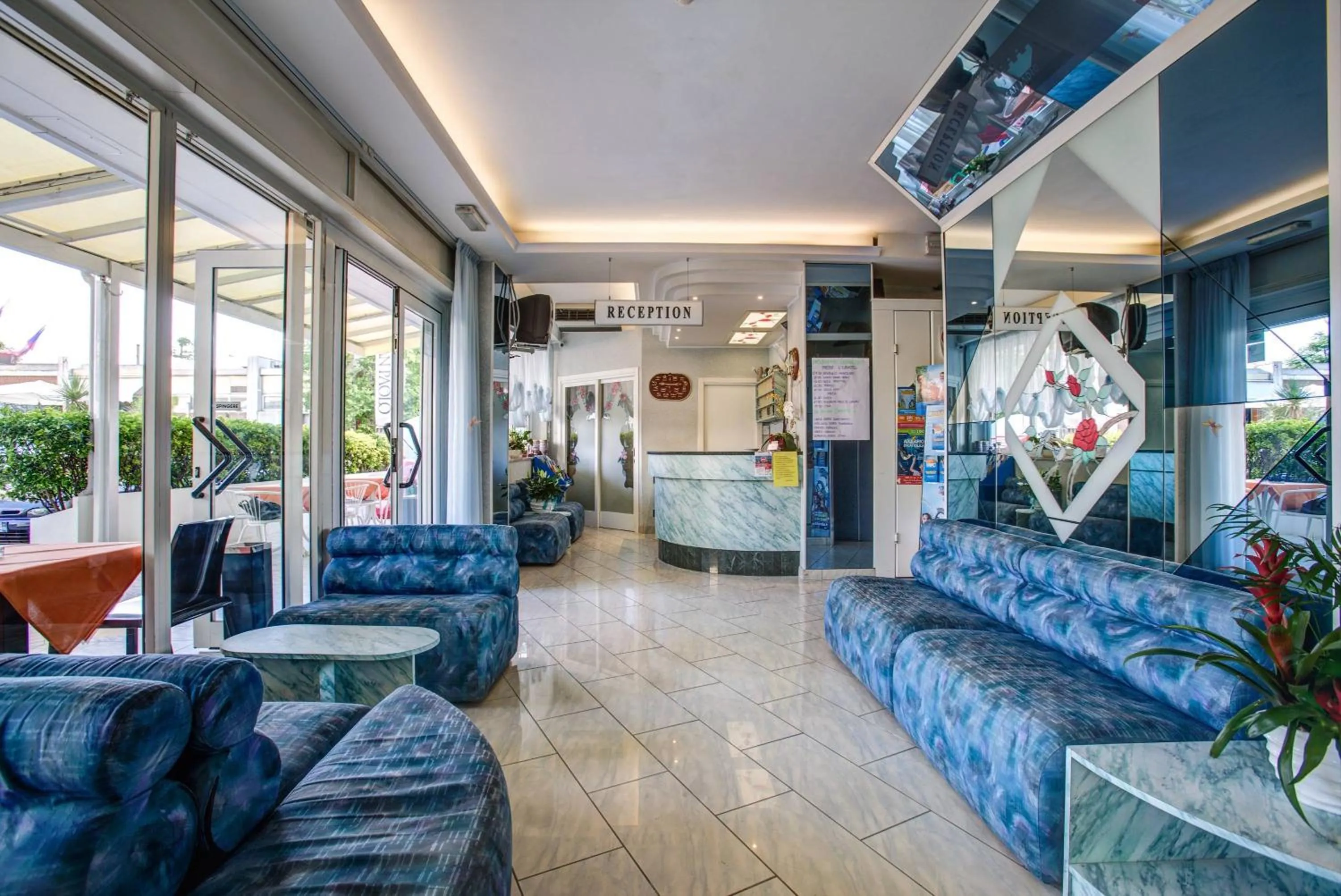 Communal lounge/ TV room in Hotel San Paolo