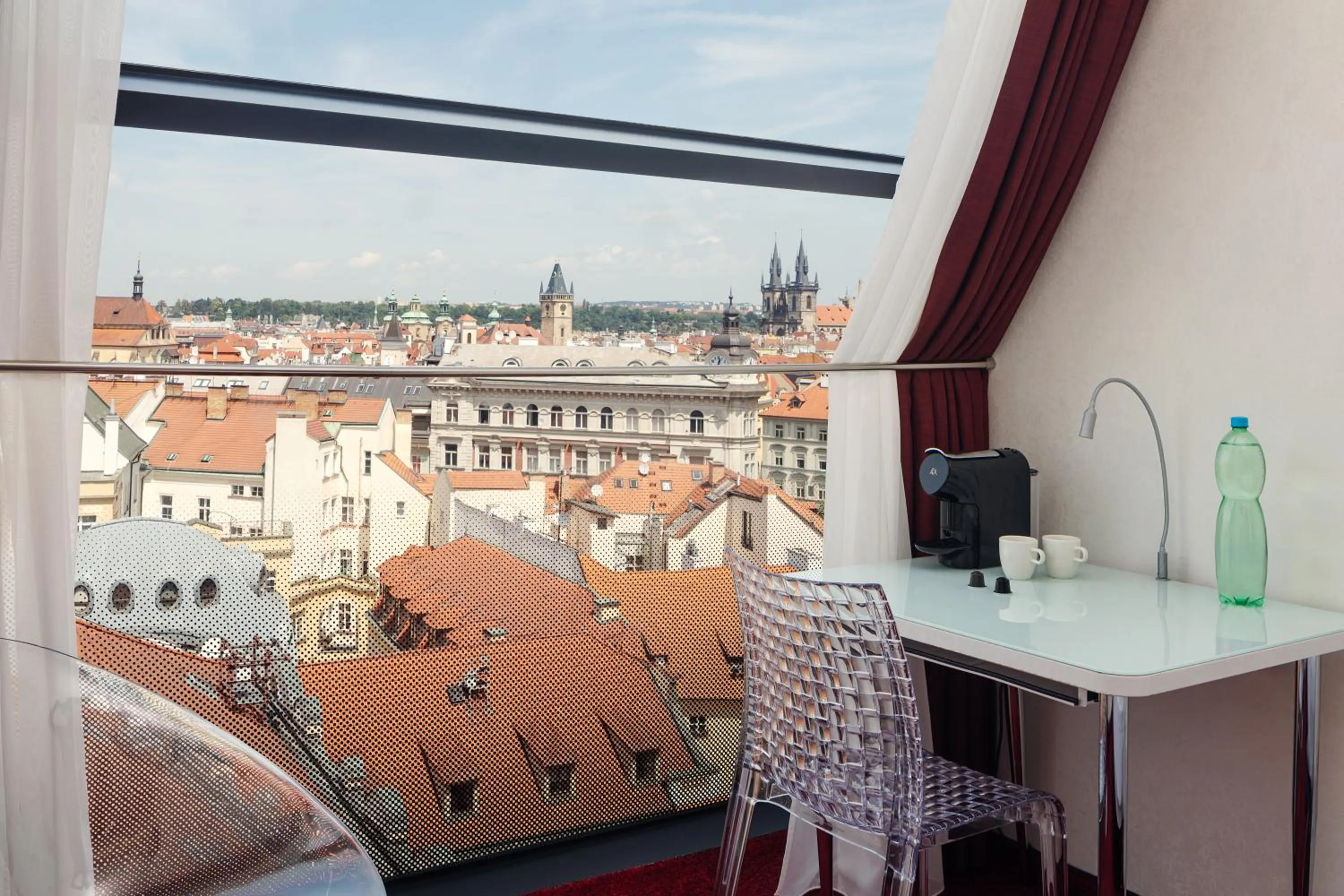 Coffee/tea facilities in Metropol Design Hotel Old Town