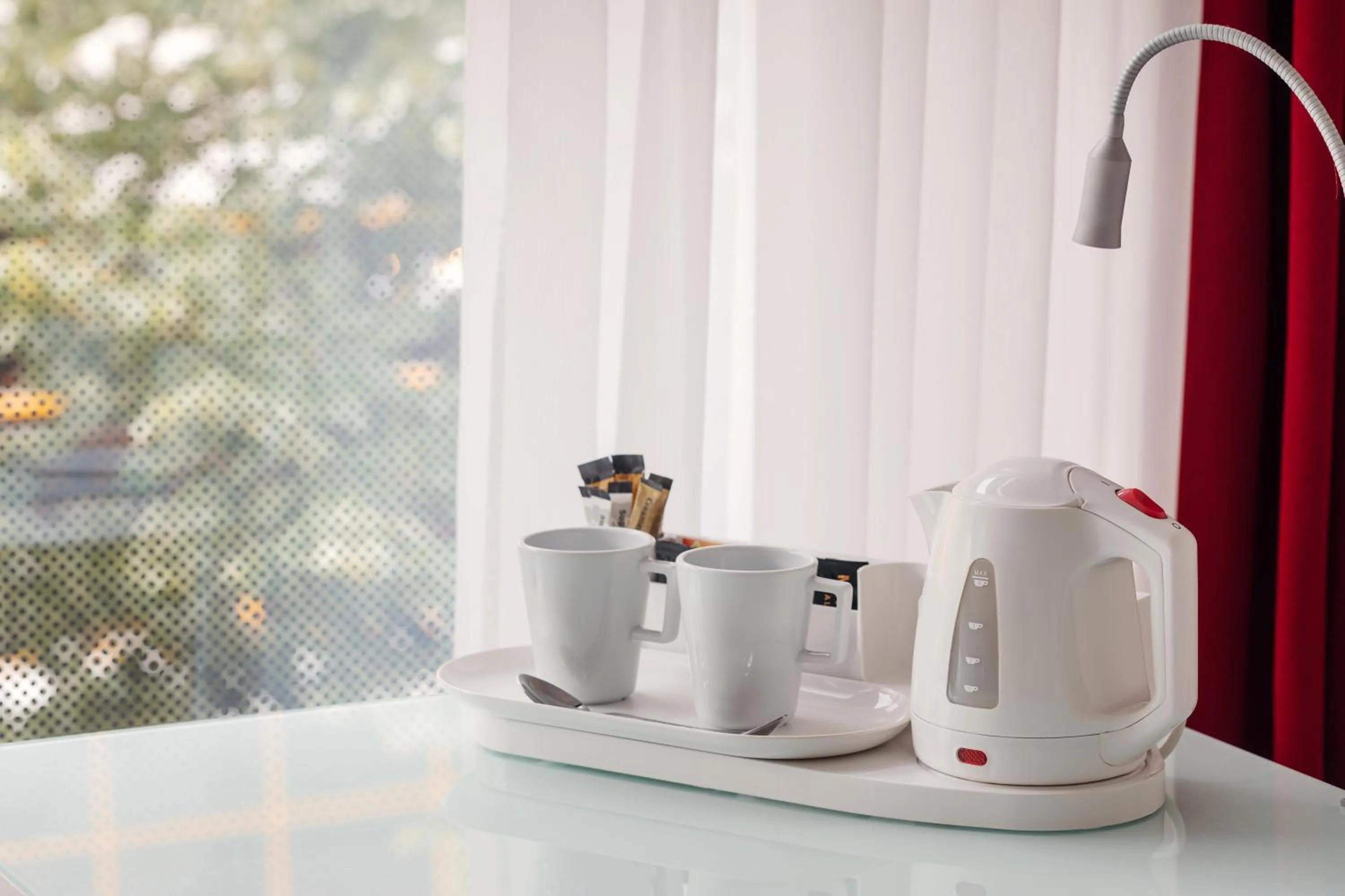 Coffee/tea facilities in Metropol Design Hotel Old Town