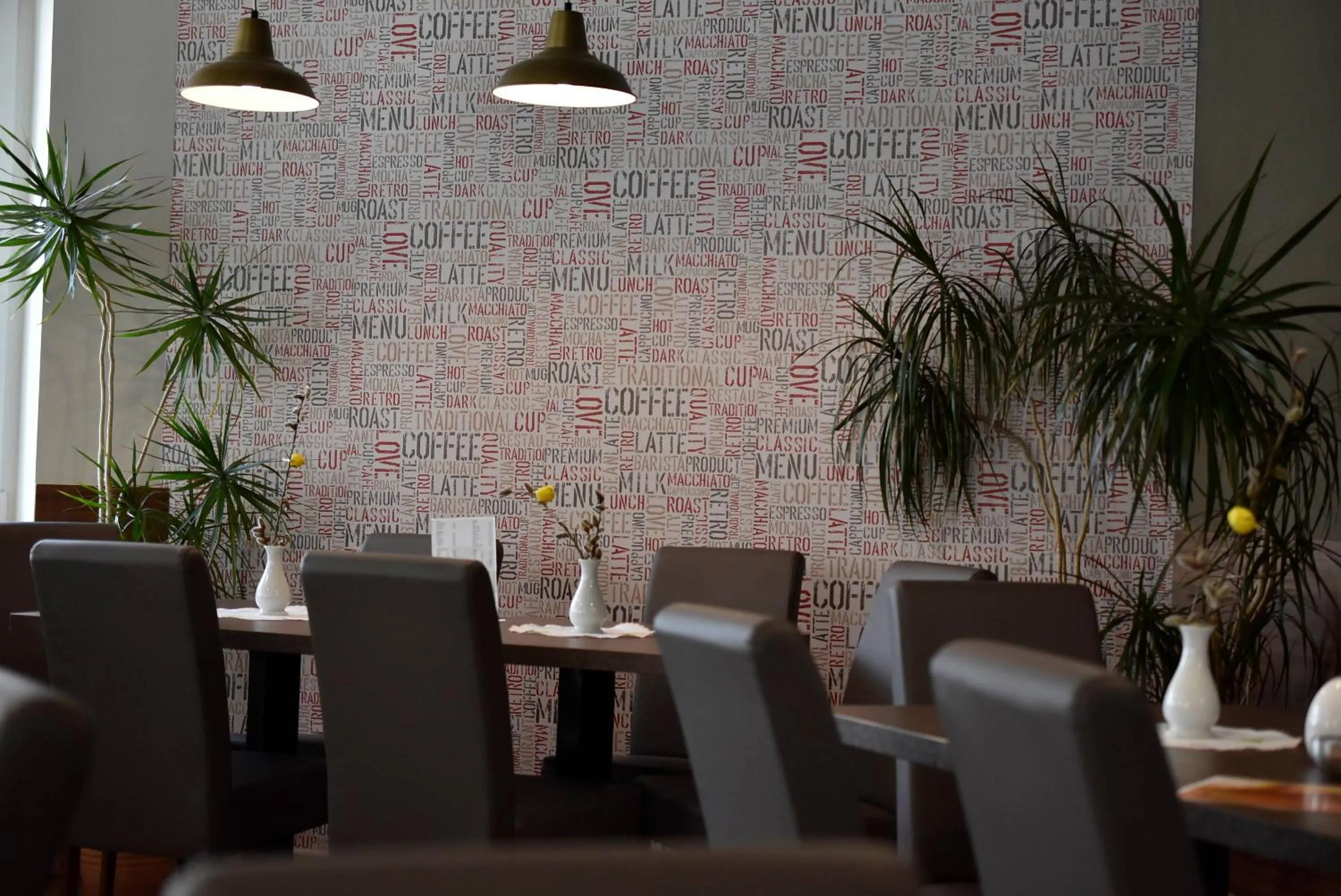 Restaurant/places to eat in Hotel Bohemia