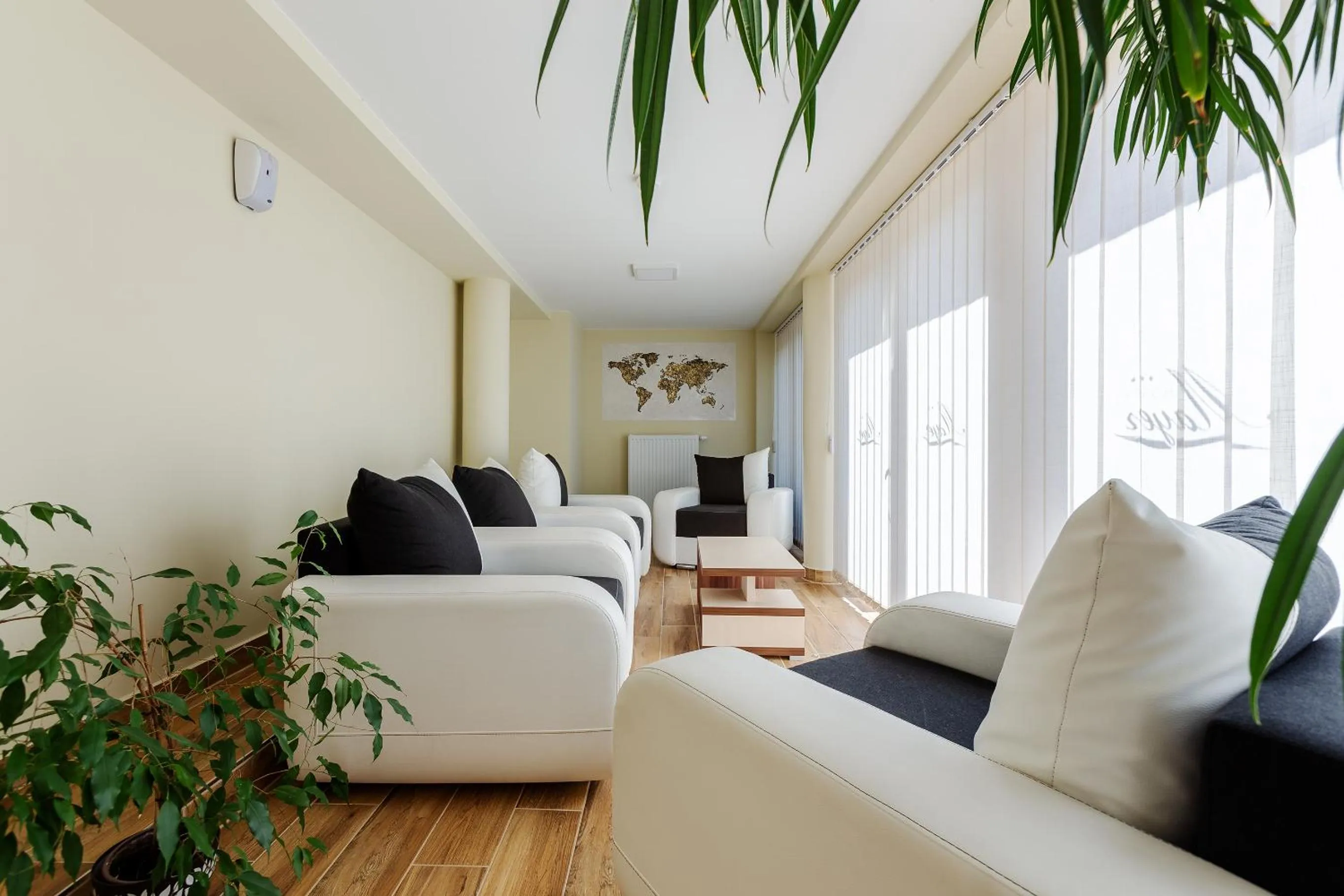 Communal lounge/ TV room in Hostel Mayer Superior Veszprém