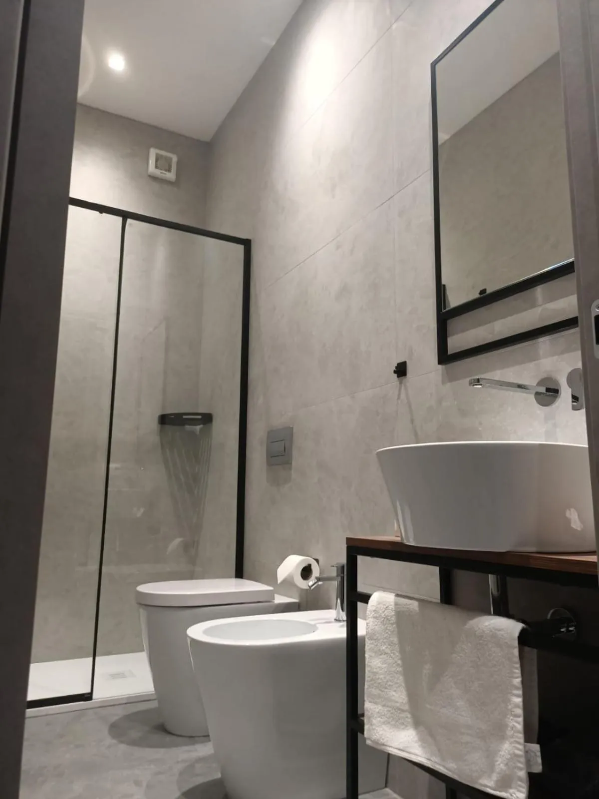 Bathroom in Granatelli Rooms