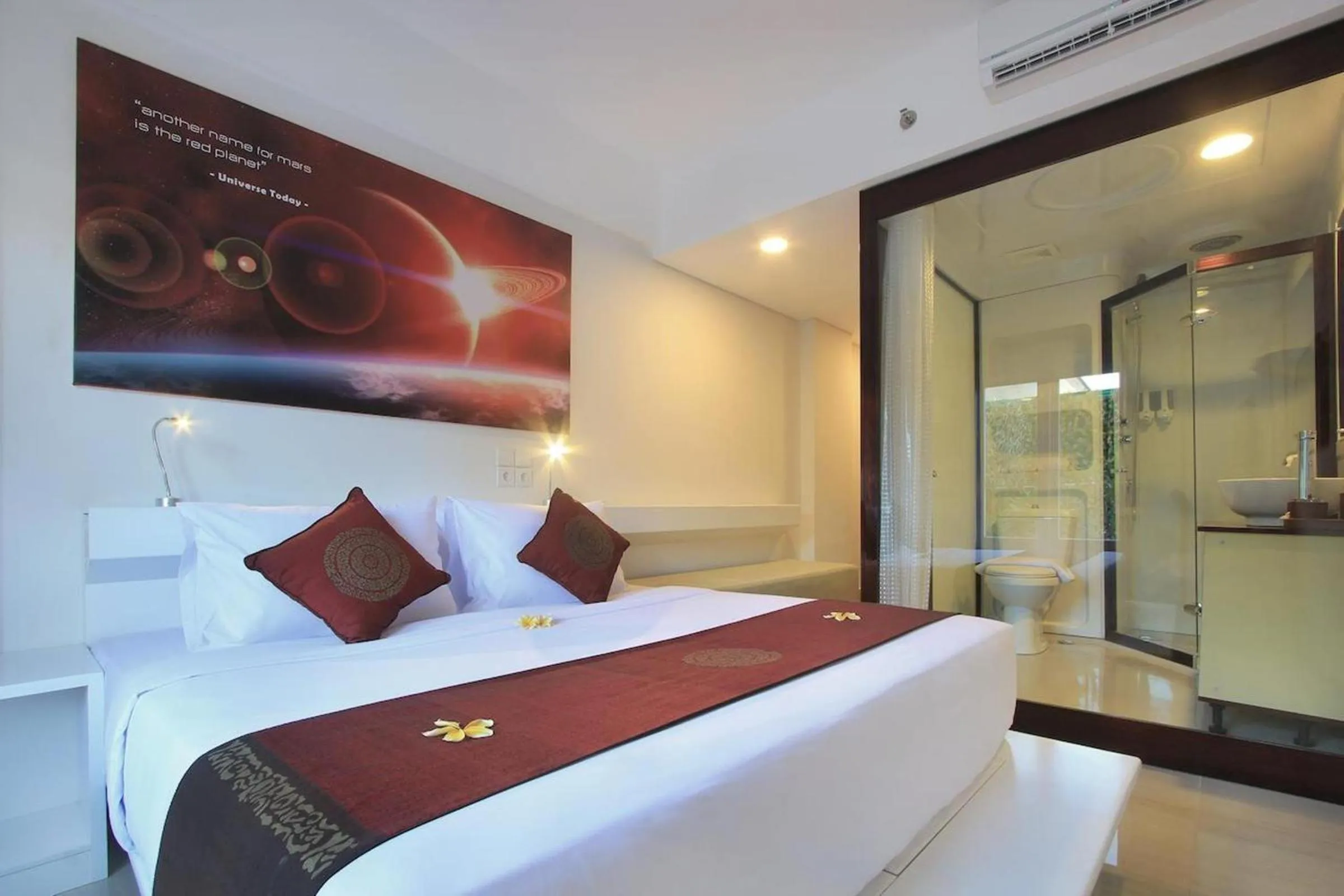 Photo of the whole room, Bed in Mars City Hotel