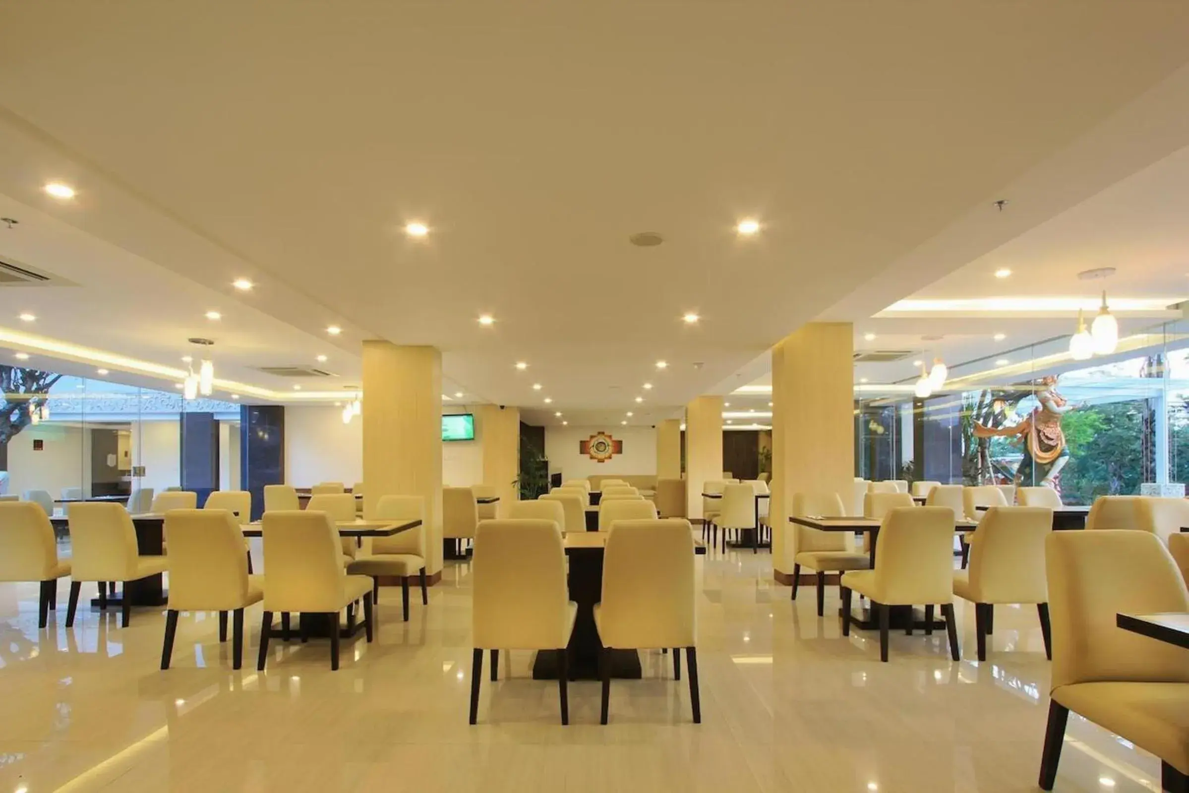 Restaurant/places to eat in Mars City Hotel Restaurant/places to eat in Mars City Hotel
