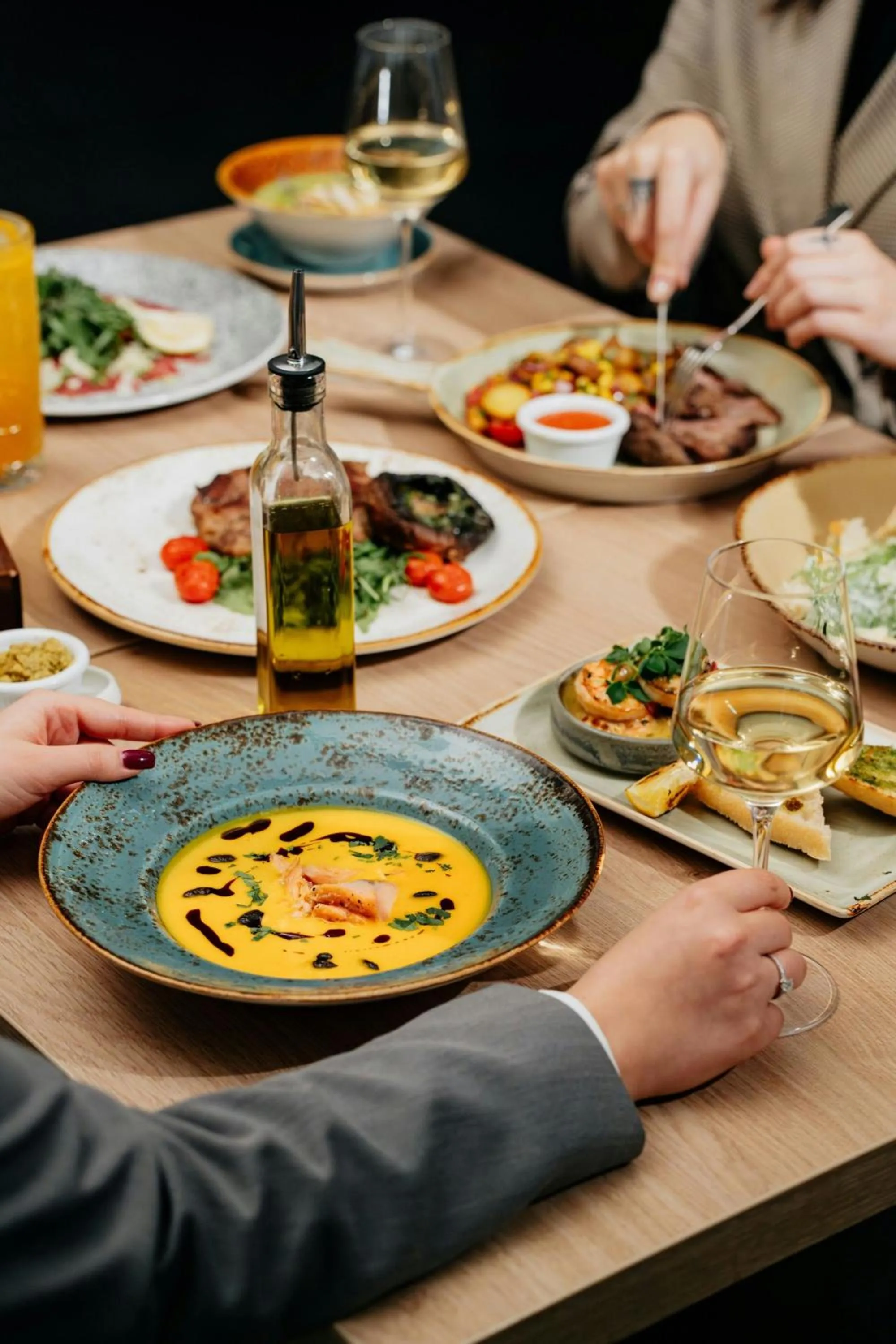 Restaurant/places to eat in Courtyard by Marriott Prague Airport