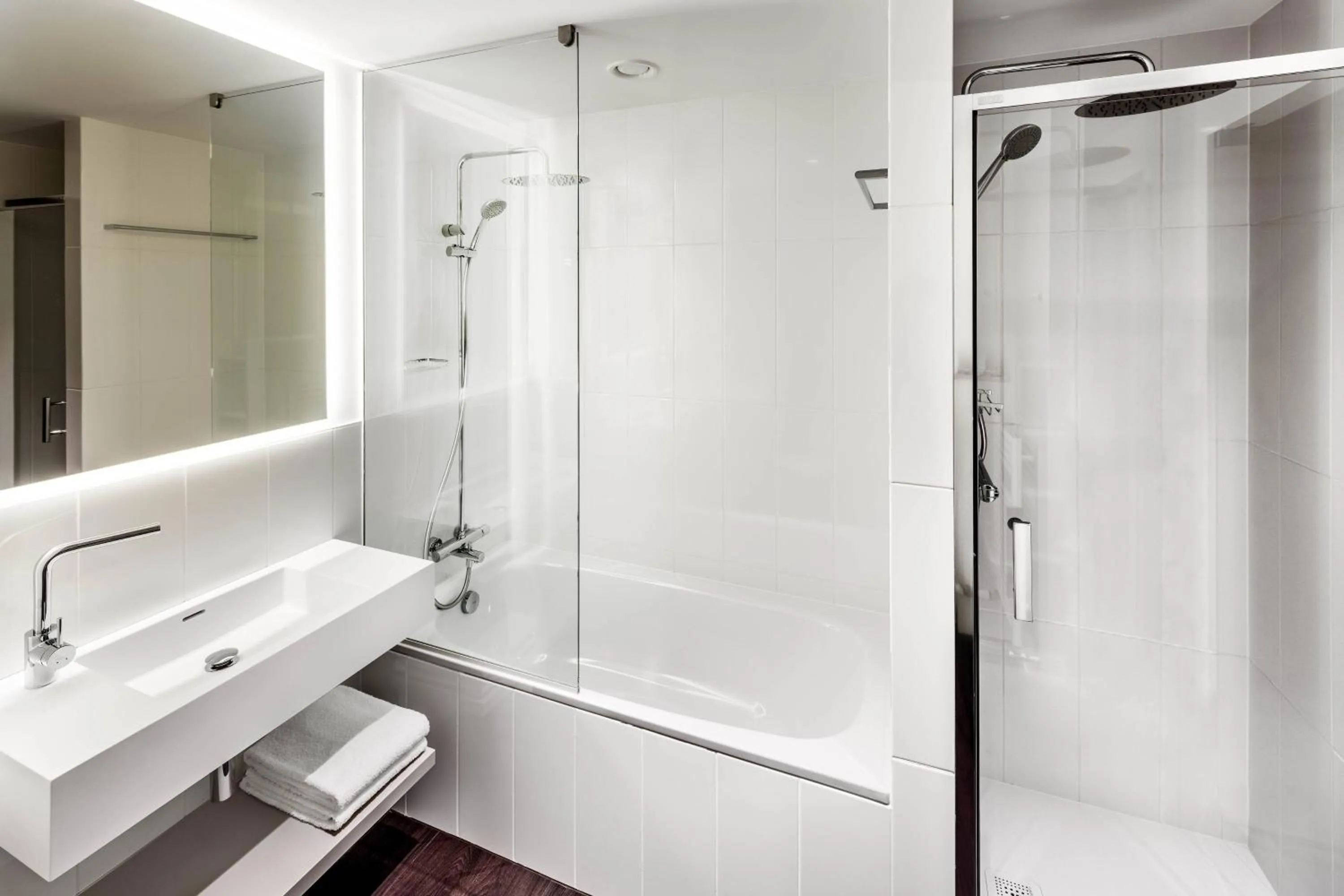 Bathroom in Courtyard by Marriott Prague Airport
