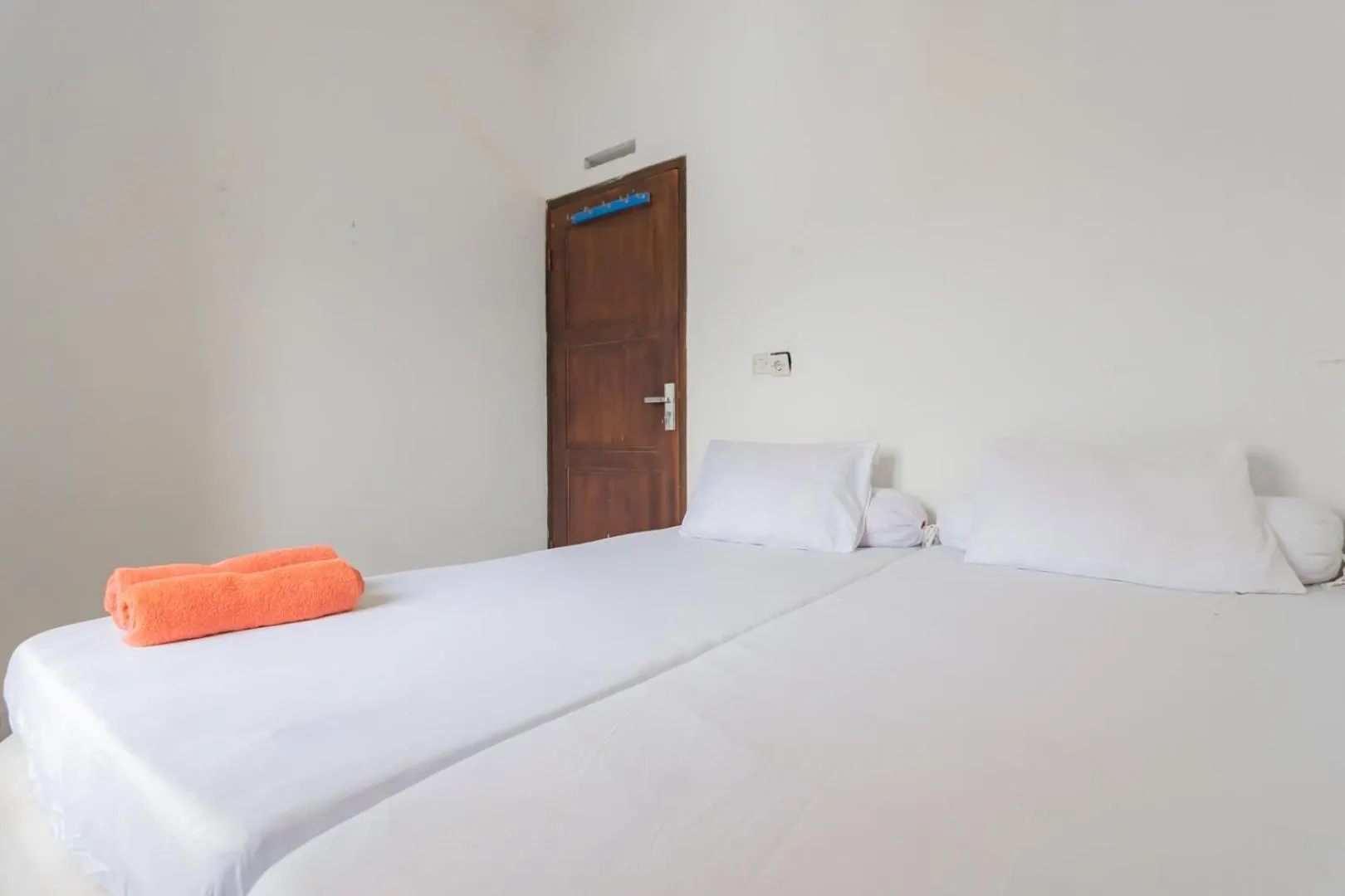 Bedroom, Bed in Small Homestay Syariah Sikembar Ciwidey Mitra RedDoorz