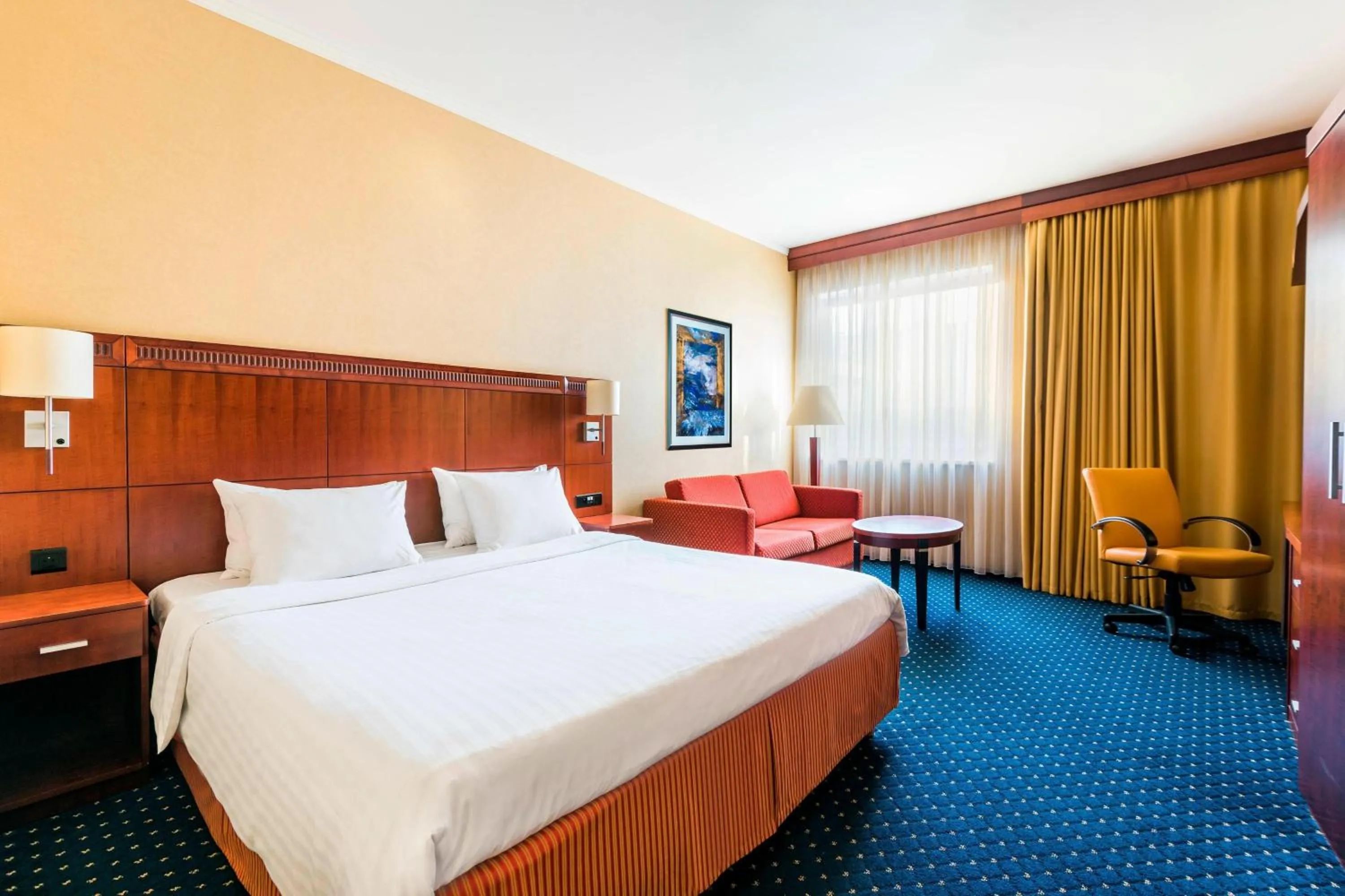 Photo of the whole room, Bed in Courtyard by Marriott Prague City