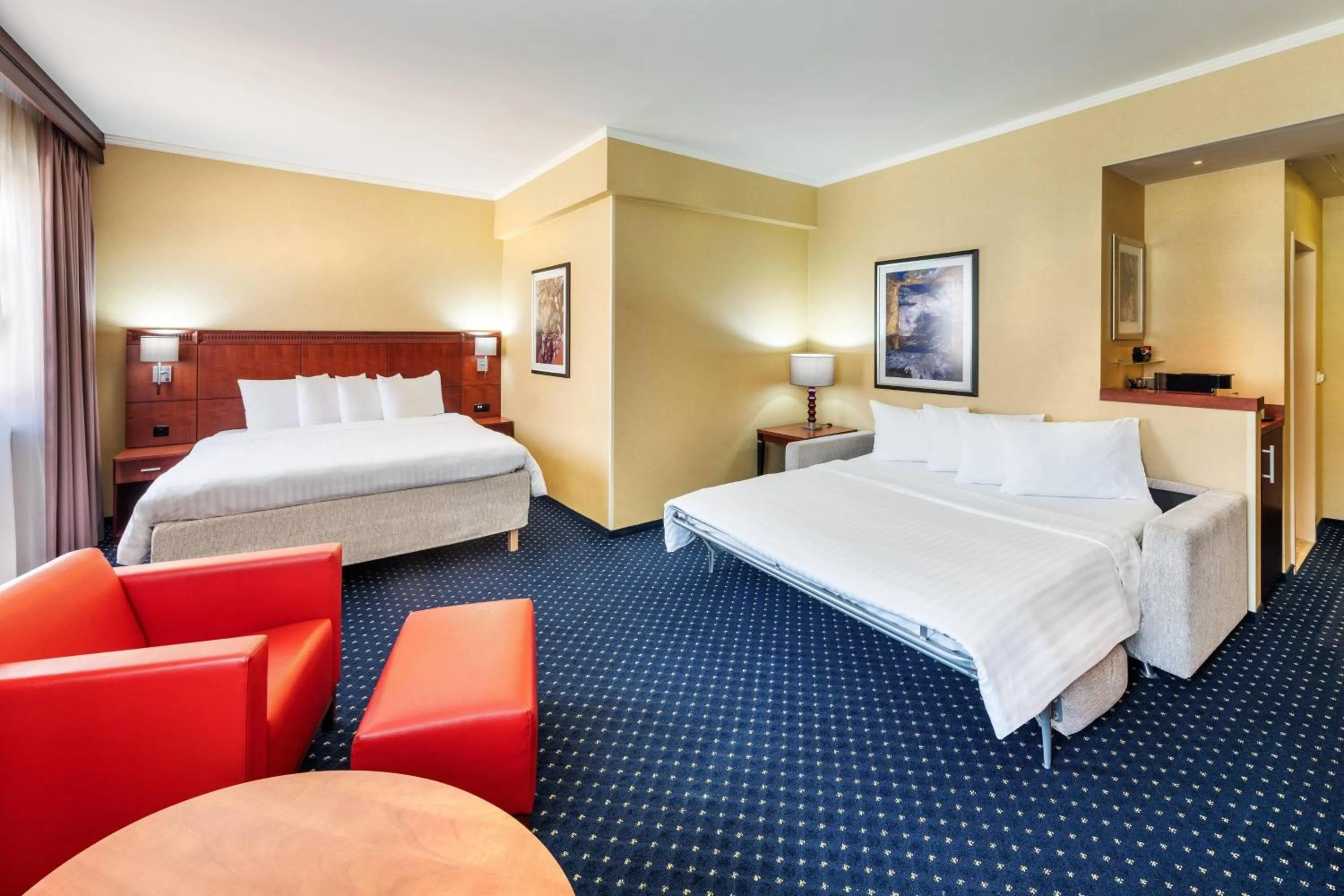 Photo of the whole room, Bed in Courtyard by Marriott Prague City