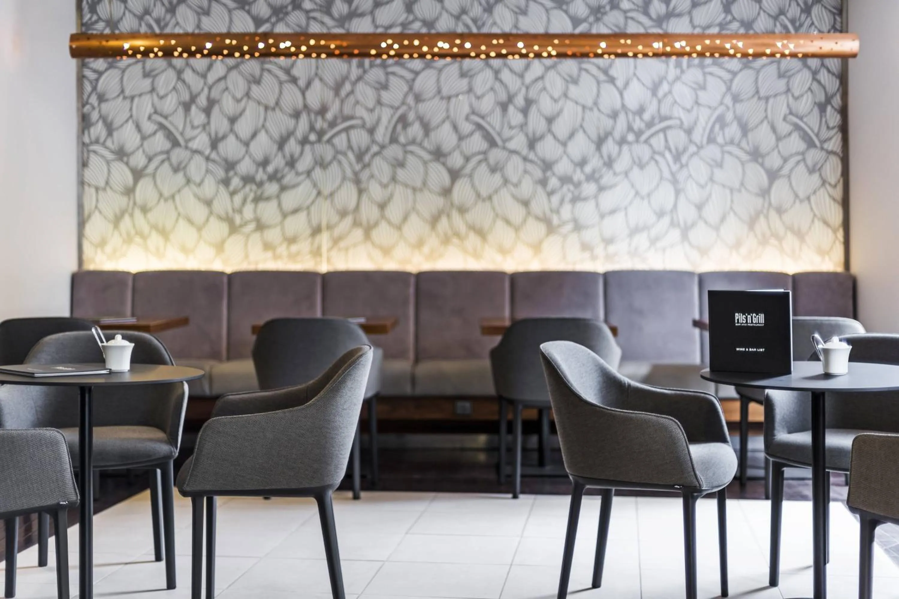 Restaurant/places to eat in Courtyard by Marriott Pilsen