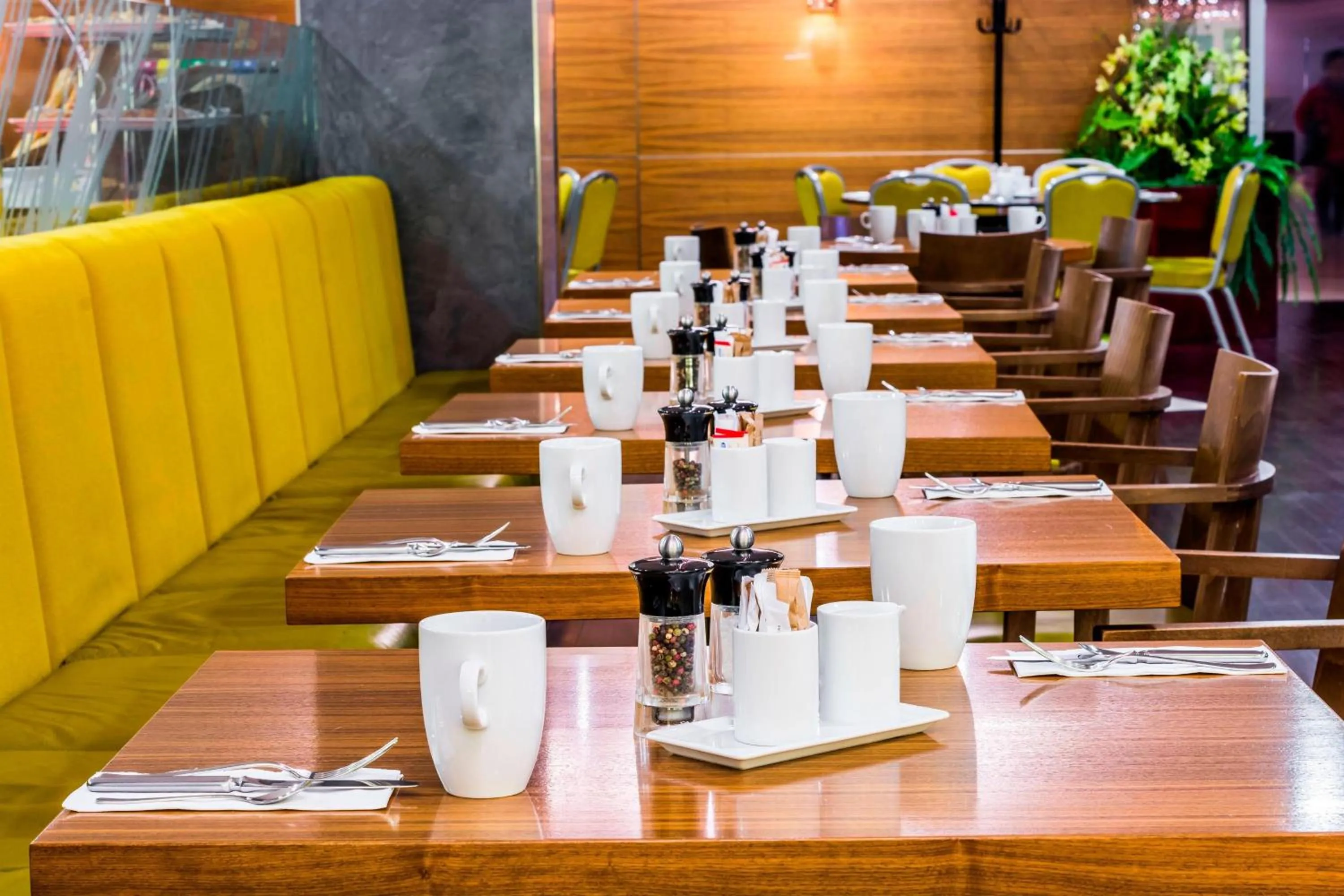 Restaurant/places to eat in Courtyard by Marriott Pilsen