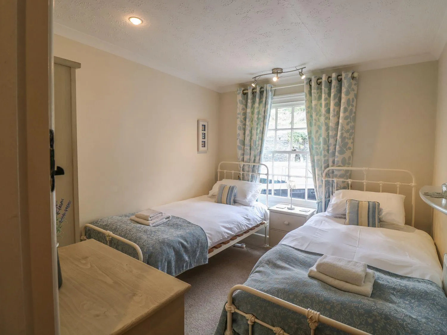Bed in Olde Carpenters Cottage