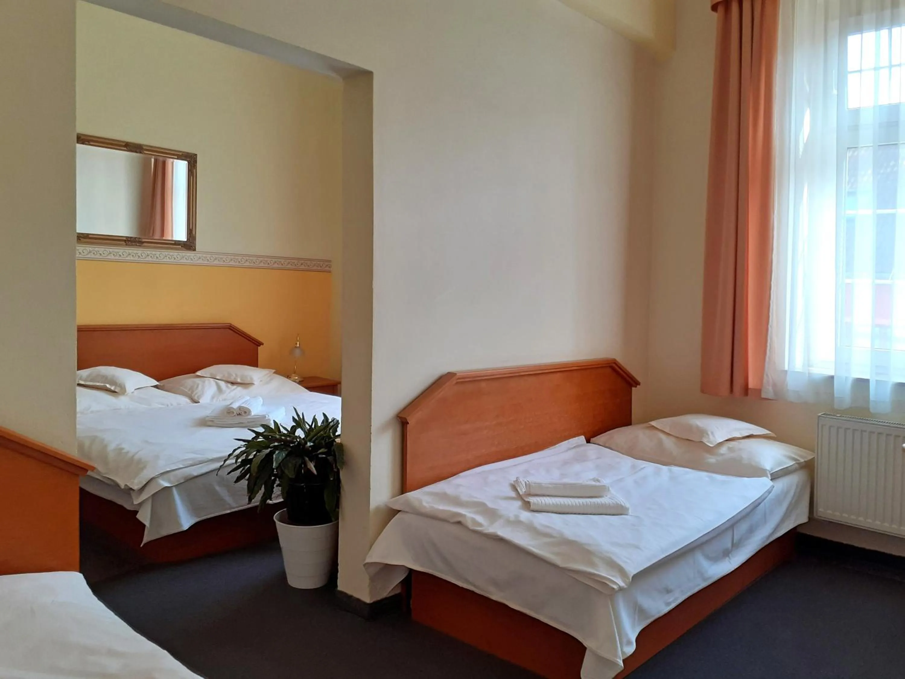 Bedroom, Bed in Hotel Casanova