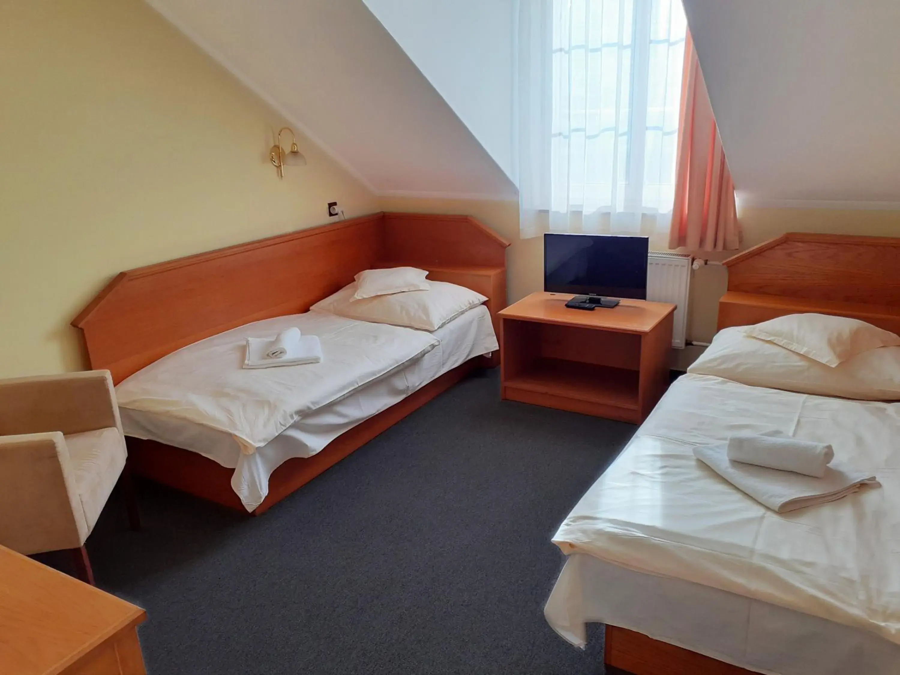 Single Room with Bathroom in Hotel Casanova Single Room with Bathroom in Hotel Casanova