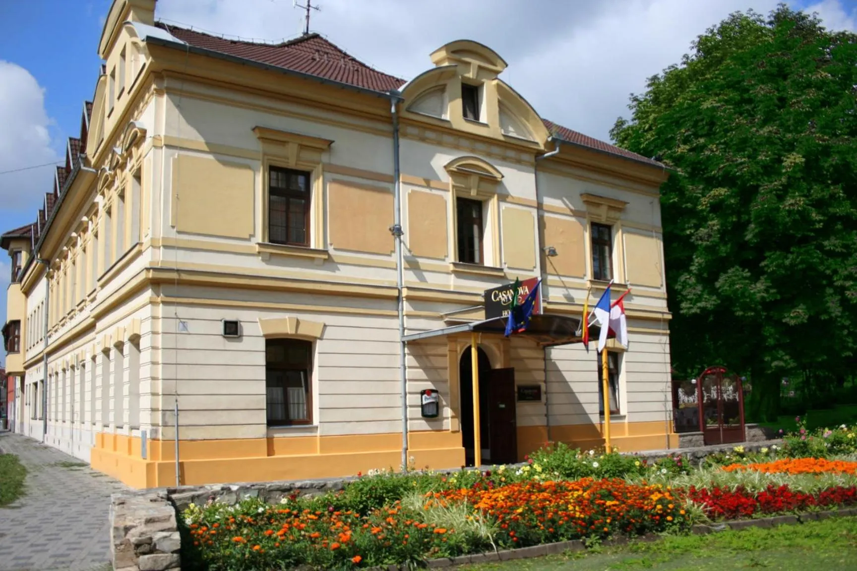 Facade/entrance in Hotel Casanova