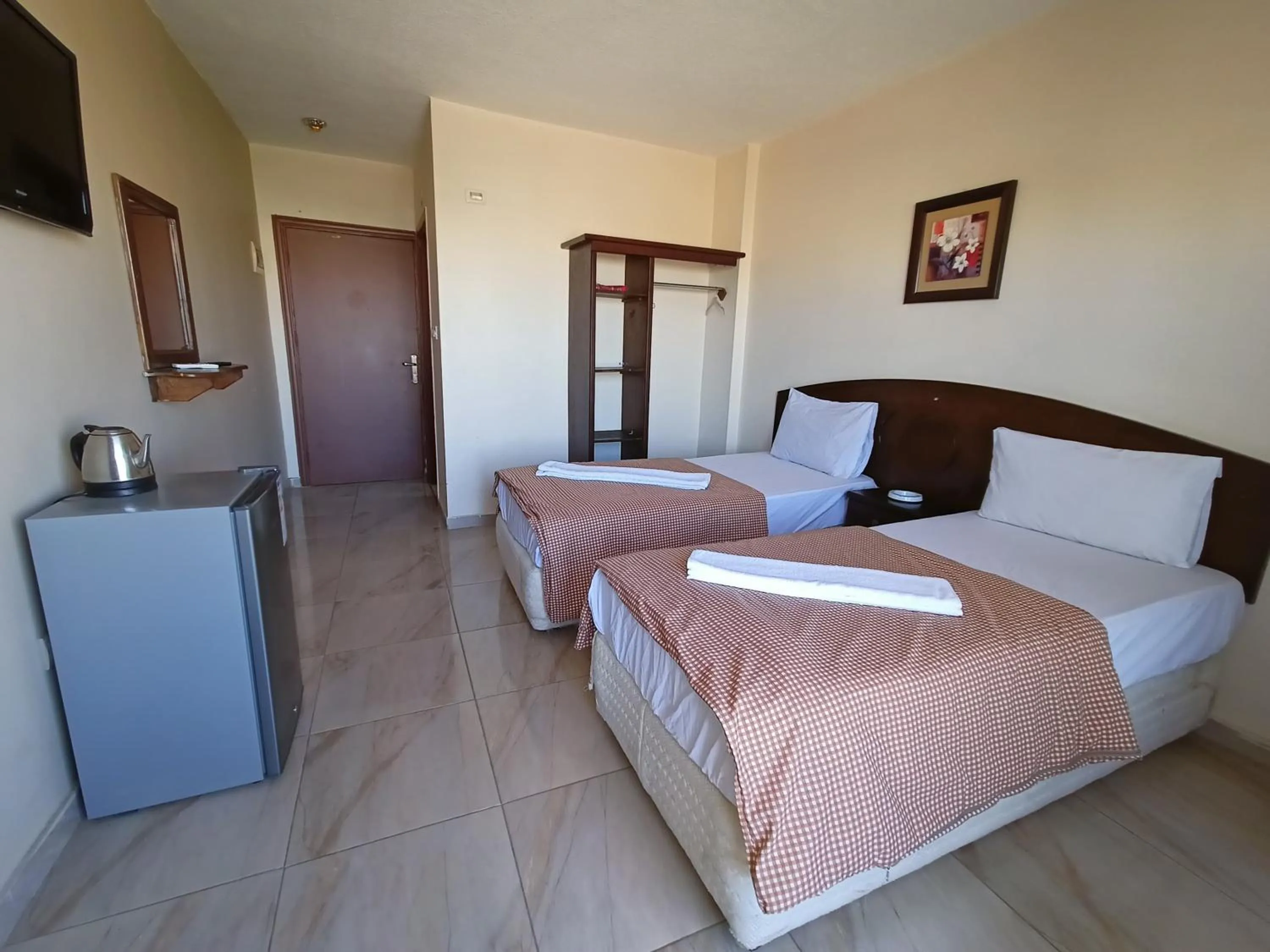 Shower, Bed in Baraka Al Aqaba Hotel Suites