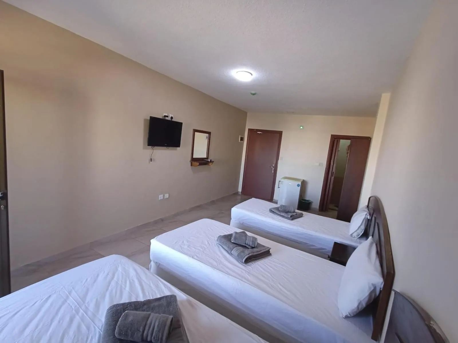 Shower, Bed in Baraka Al Aqaba Hotel Suites