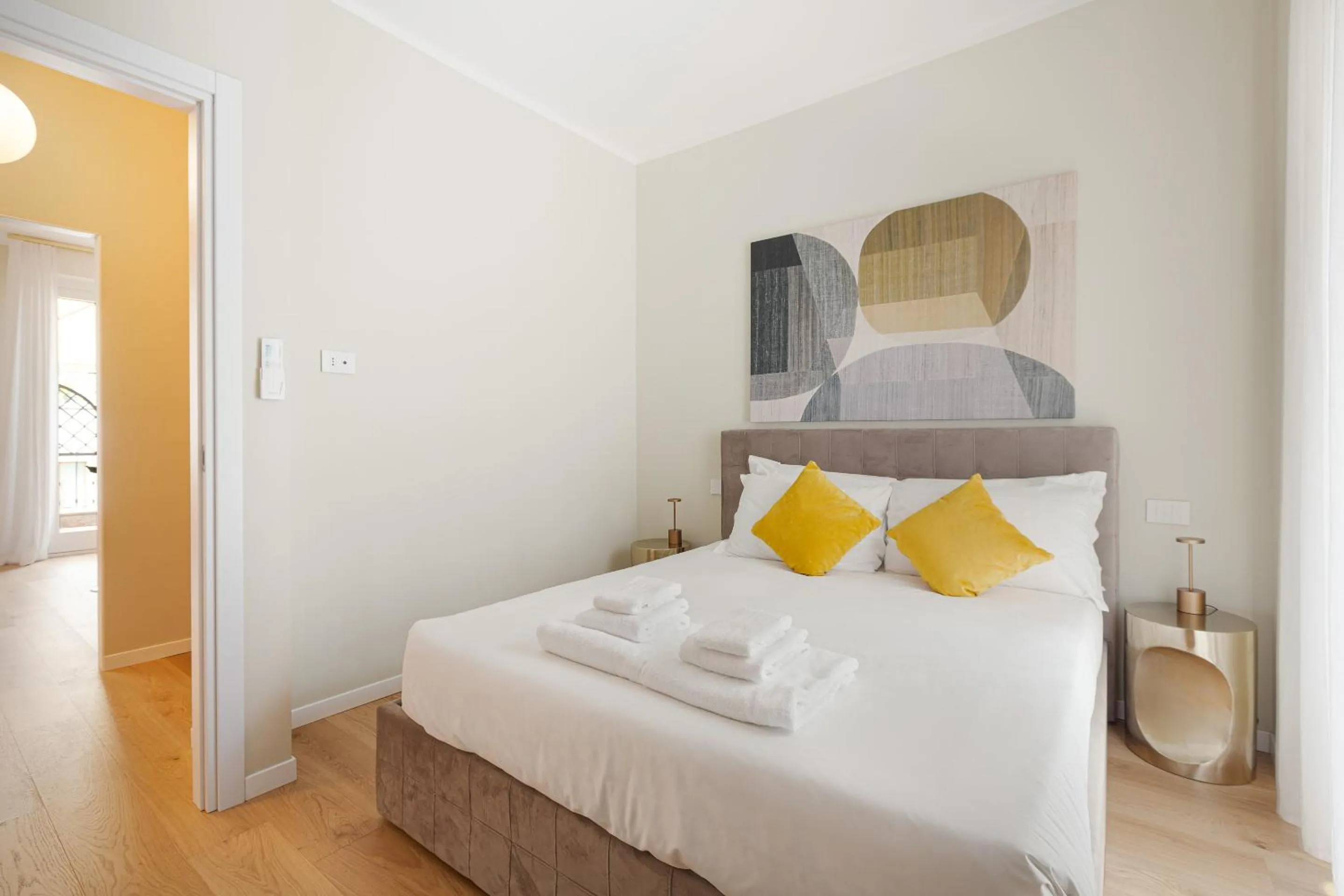 Bedroom, Bed in Heart Milan Apartments Sforza Duomo