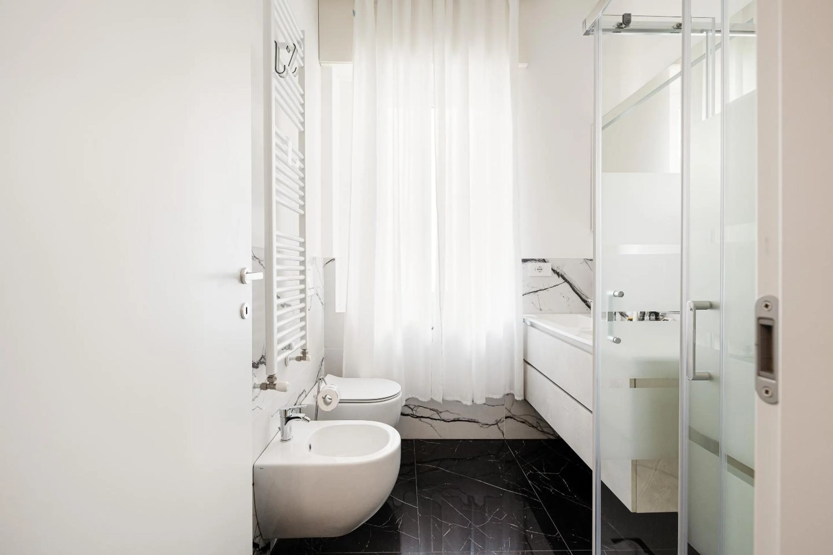 Bathroom in Heart Milan Apartments Sforza Duomo
