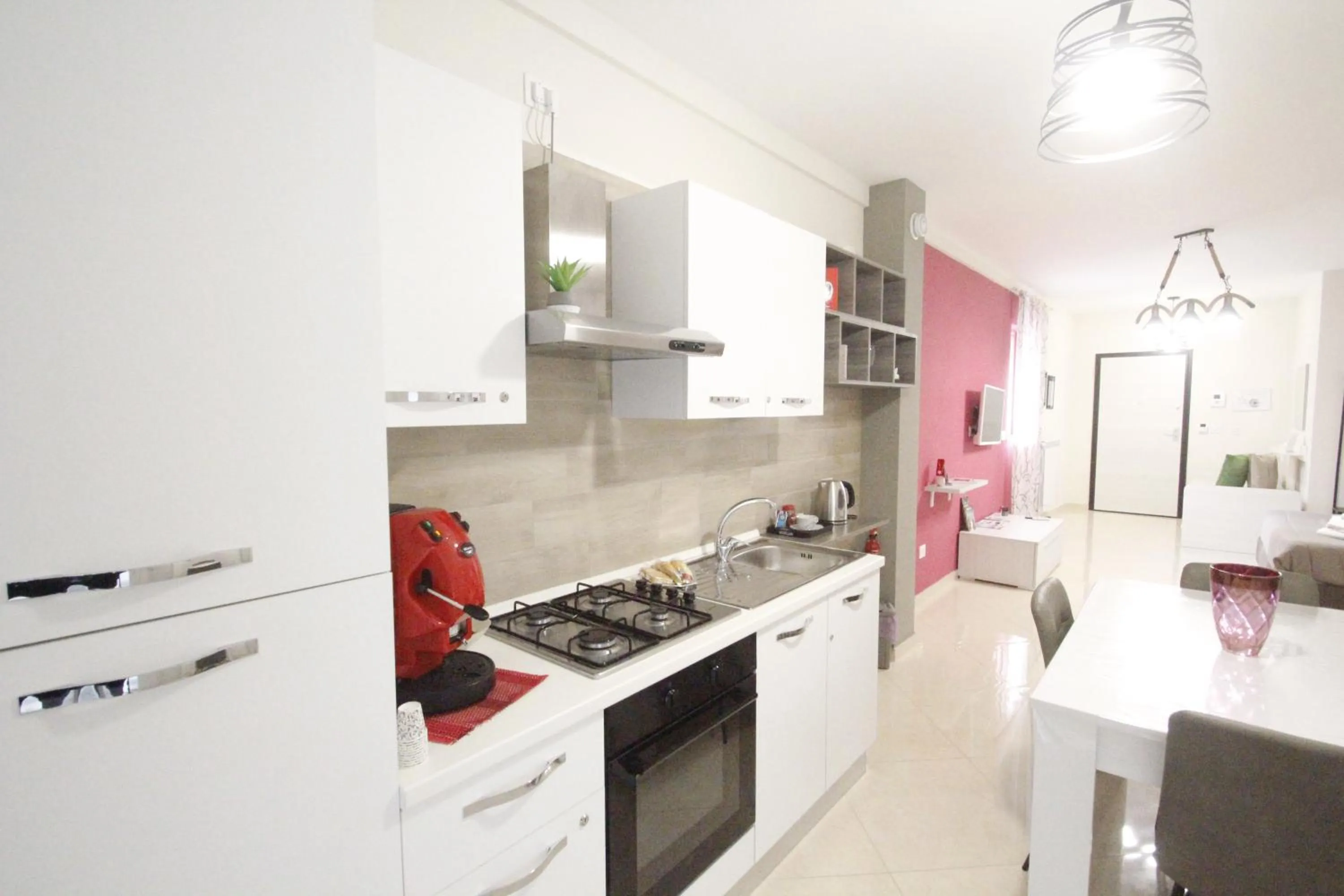 Kitchen or kitchenette in B&B Elles con parcheggio interno