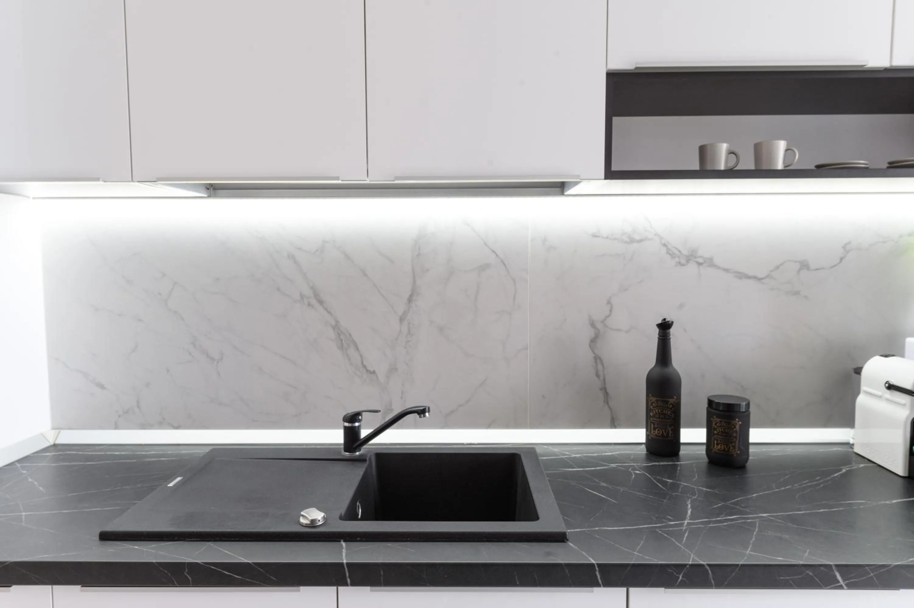 Kitchen or kitchenette in North Artistique - Aviatiei