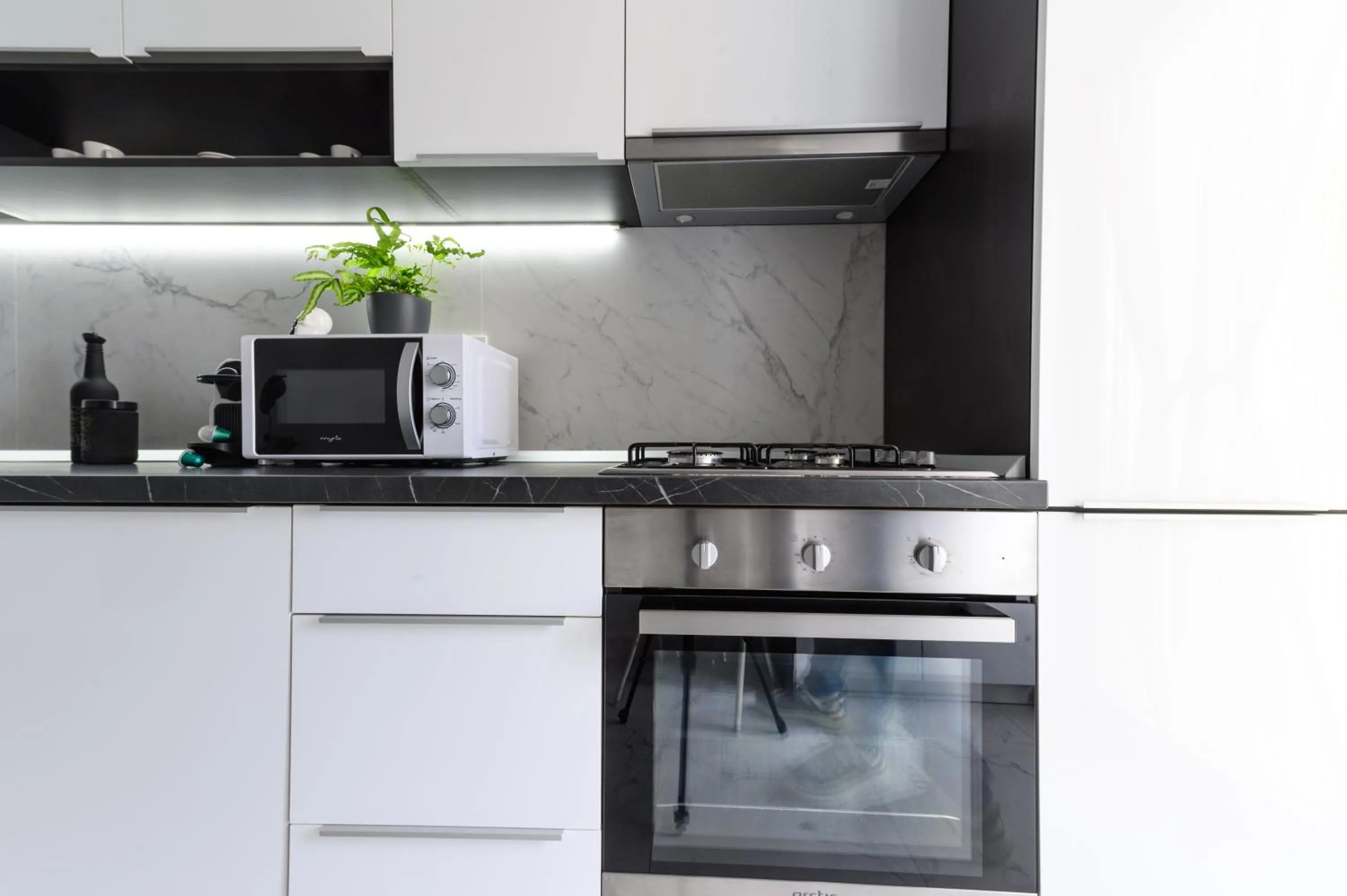 Kitchen or kitchenette in North Artistique - Aviatiei