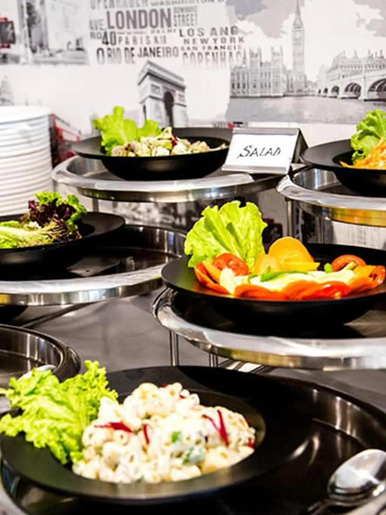 Food and drinks in Hotel DS Clarks Inn Gurgaon Food and drinks in Hotel DS Clarks Inn Gurgaon