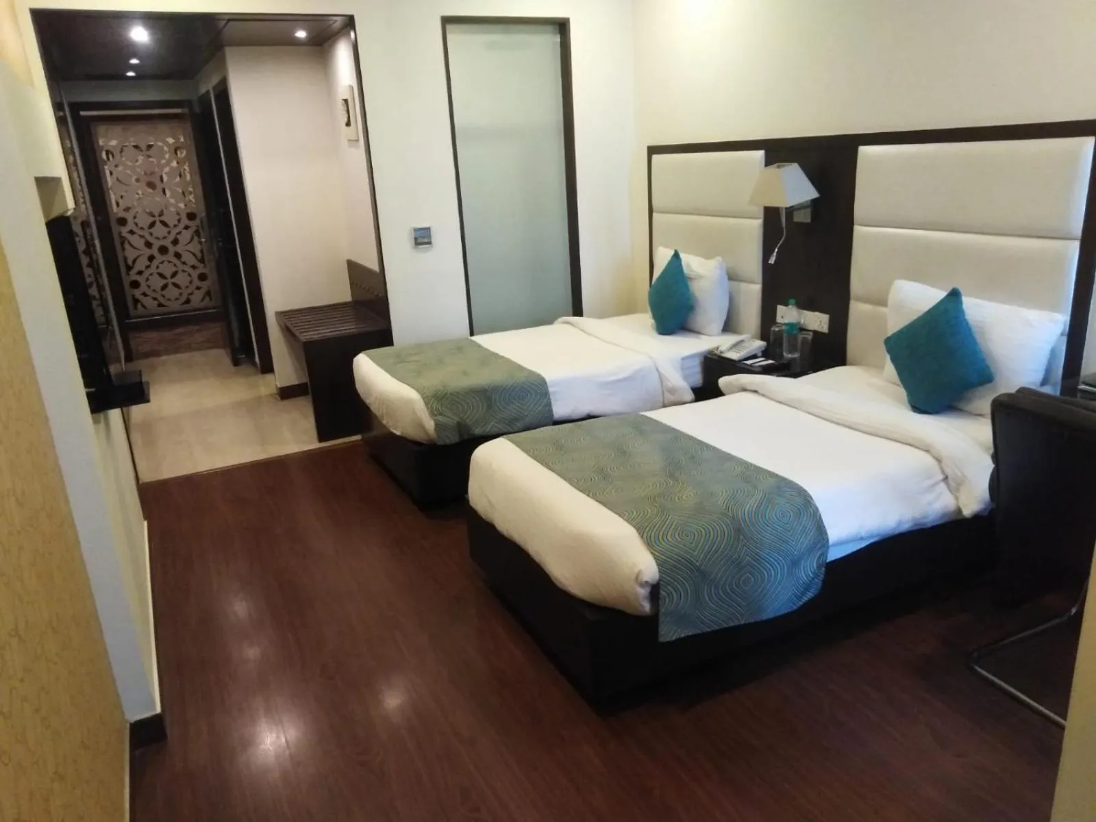 Photo of the whole room, Bed in Hotel DS Clarks Inn Gurgaon