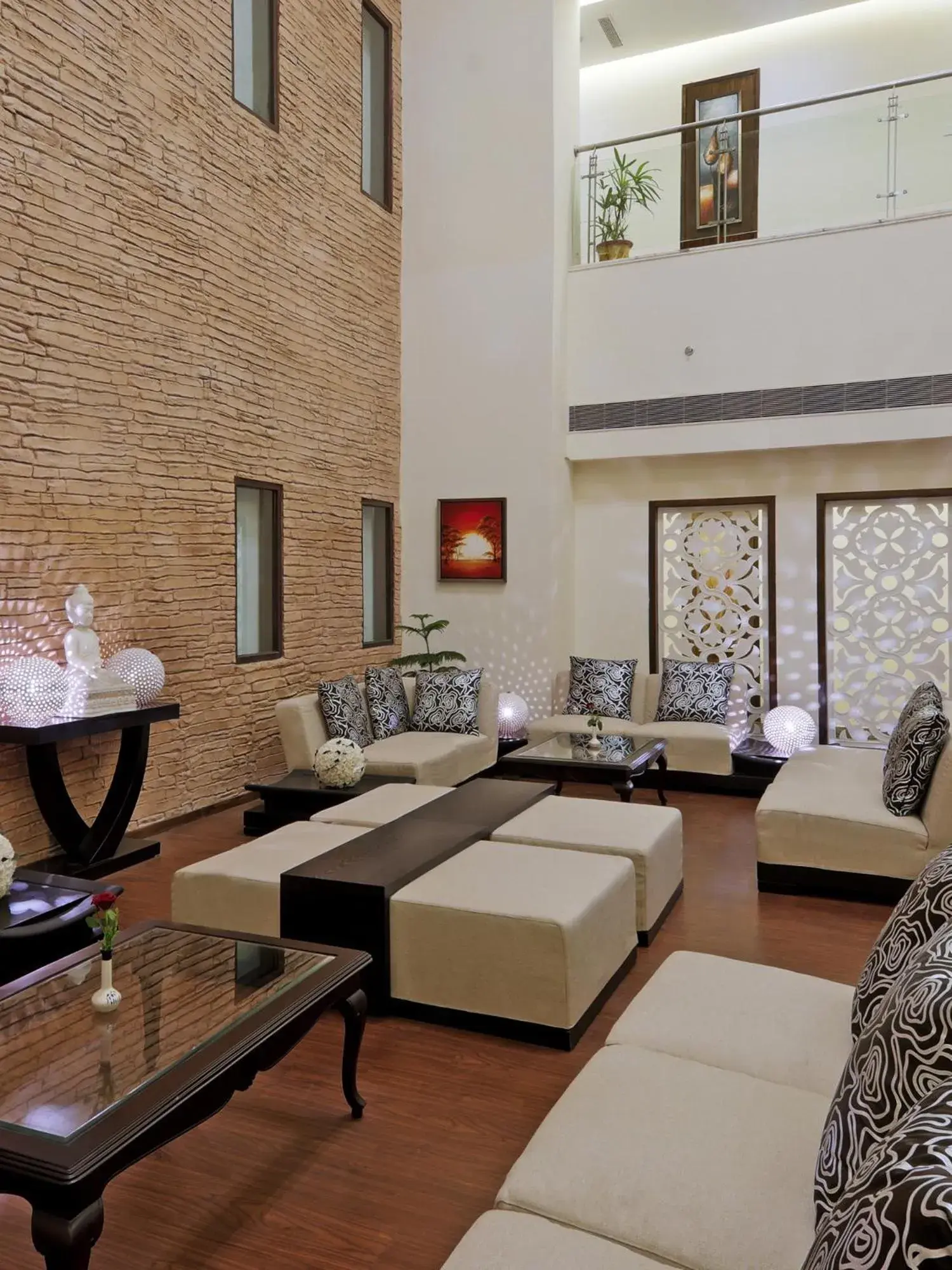 Lounge or bar in Hotel DS Clarks Inn Gurgaon Lounge or bar in Hotel DS Clarks Inn Gurgaon