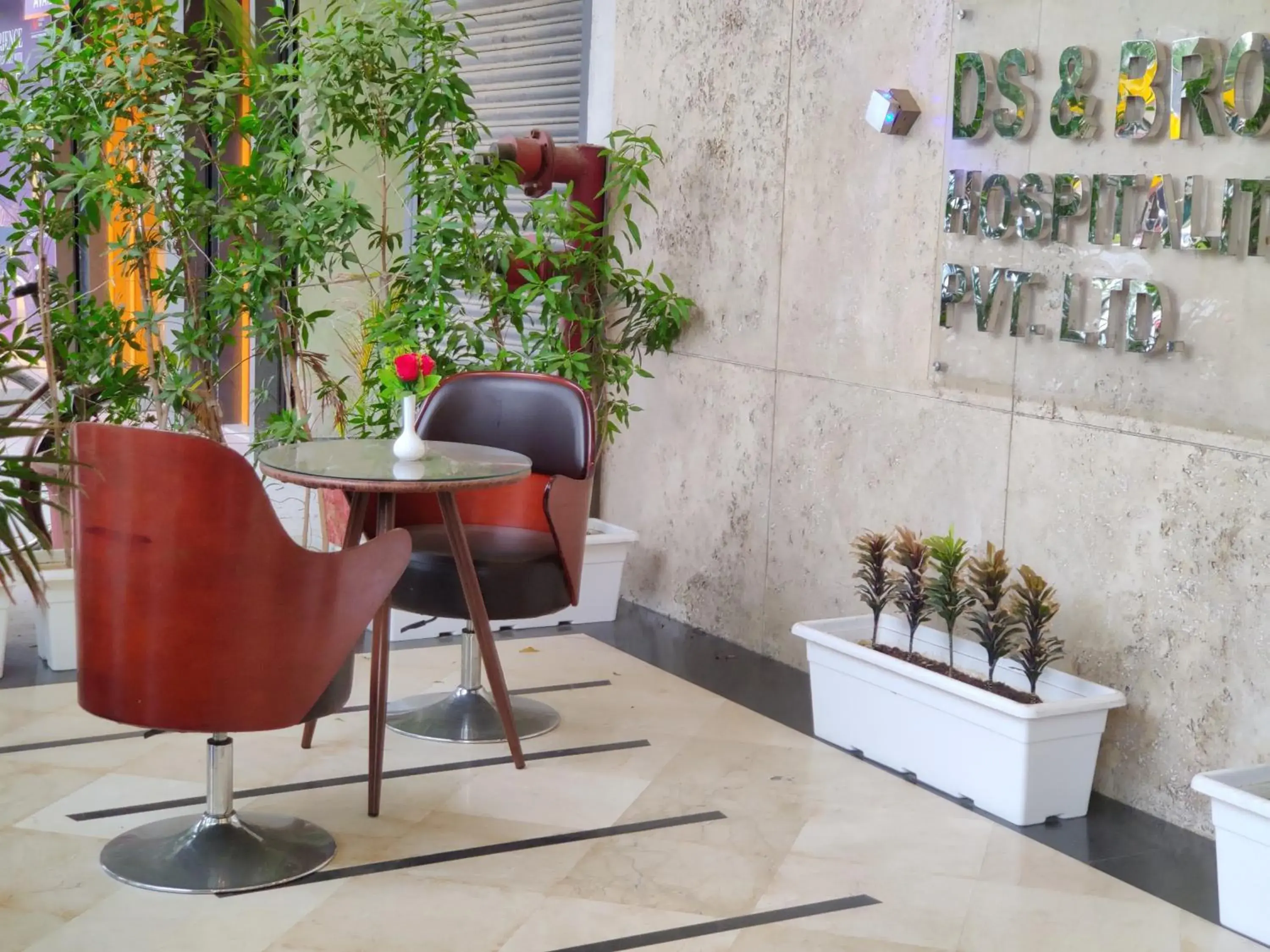 Property building in Hotel DS Clarks Inn Gurgaon Property building in Hotel DS Clarks Inn Gurgaon