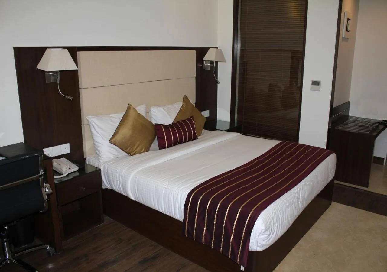 Bedroom, Bed in Hotel DS Clarks Inn Gurgaon
