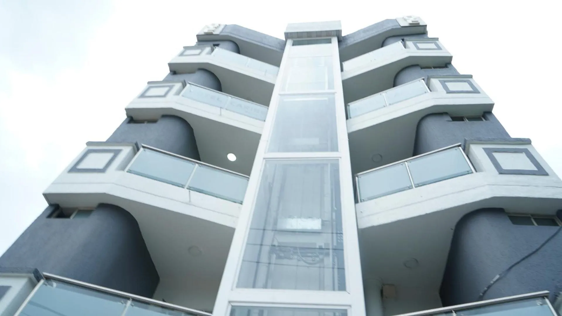 Property building in Hotel Caribe Real Inn