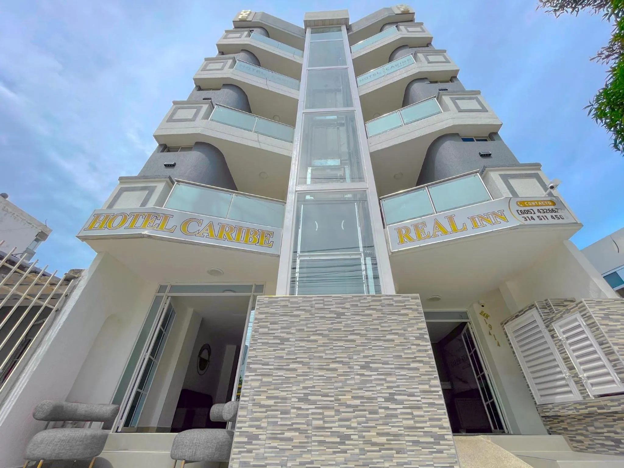 Property building in Hotel Caribe Real Inn