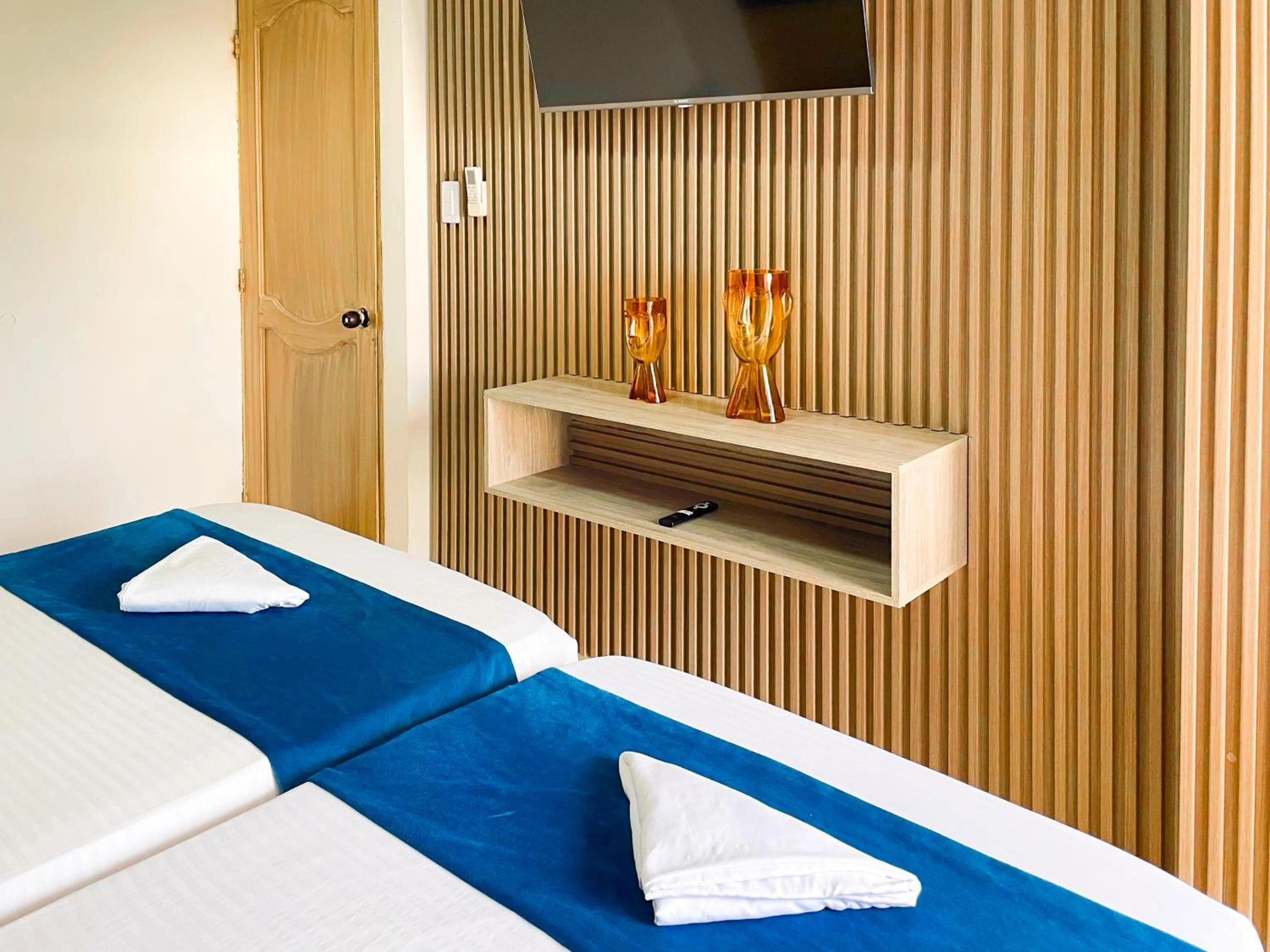 Decorative detail, Bed in Hotel Caribe Real Inn