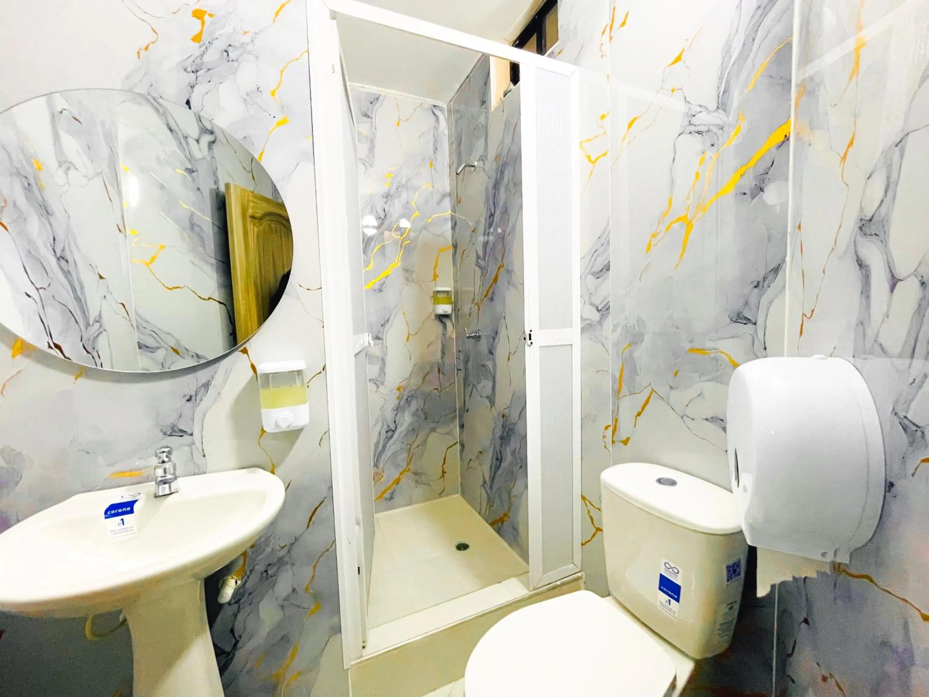 Bathroom in Hotel Caribe Real Inn