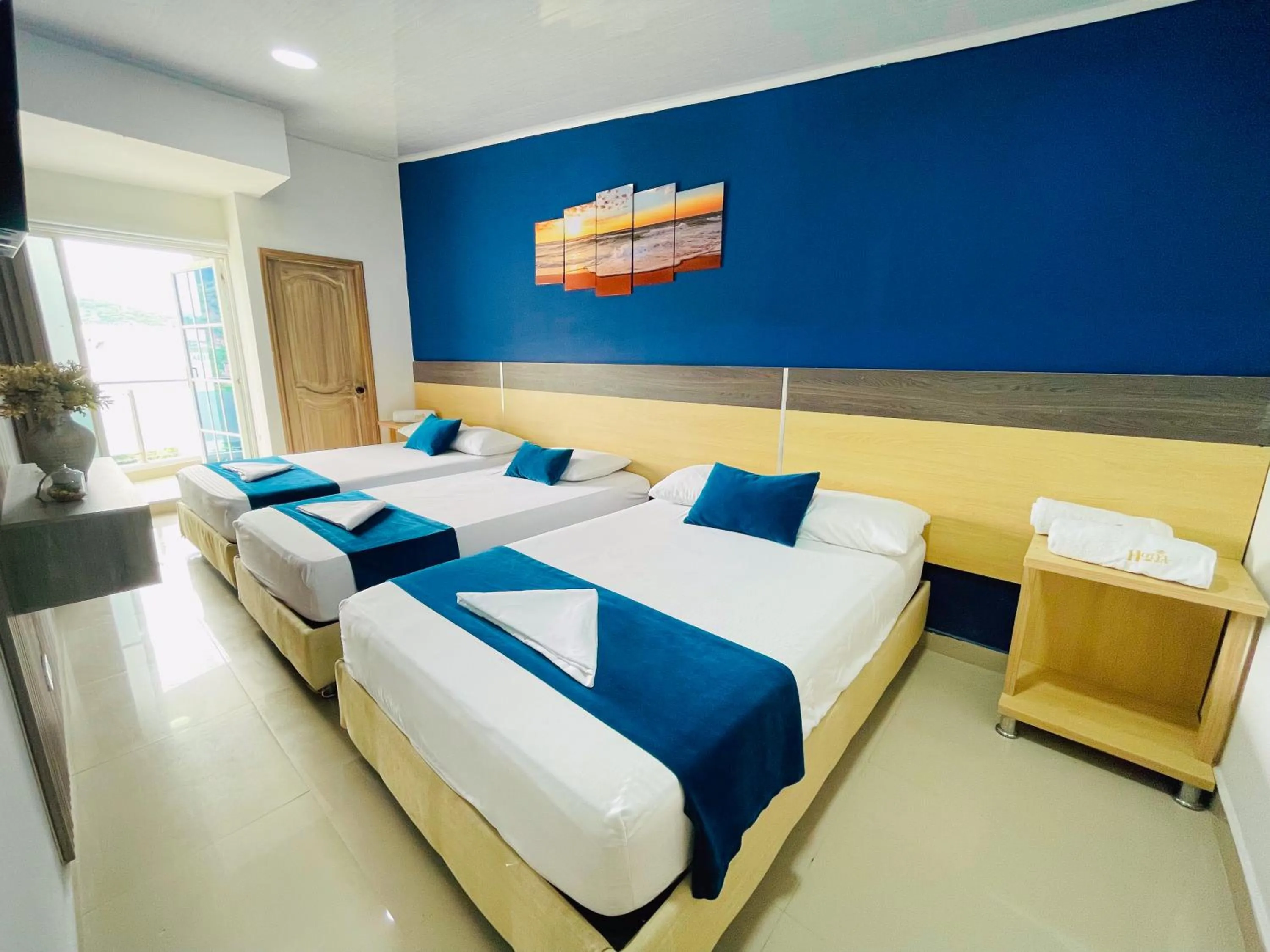 Photo of the whole room, Bed in Hotel Caribe Real Inn