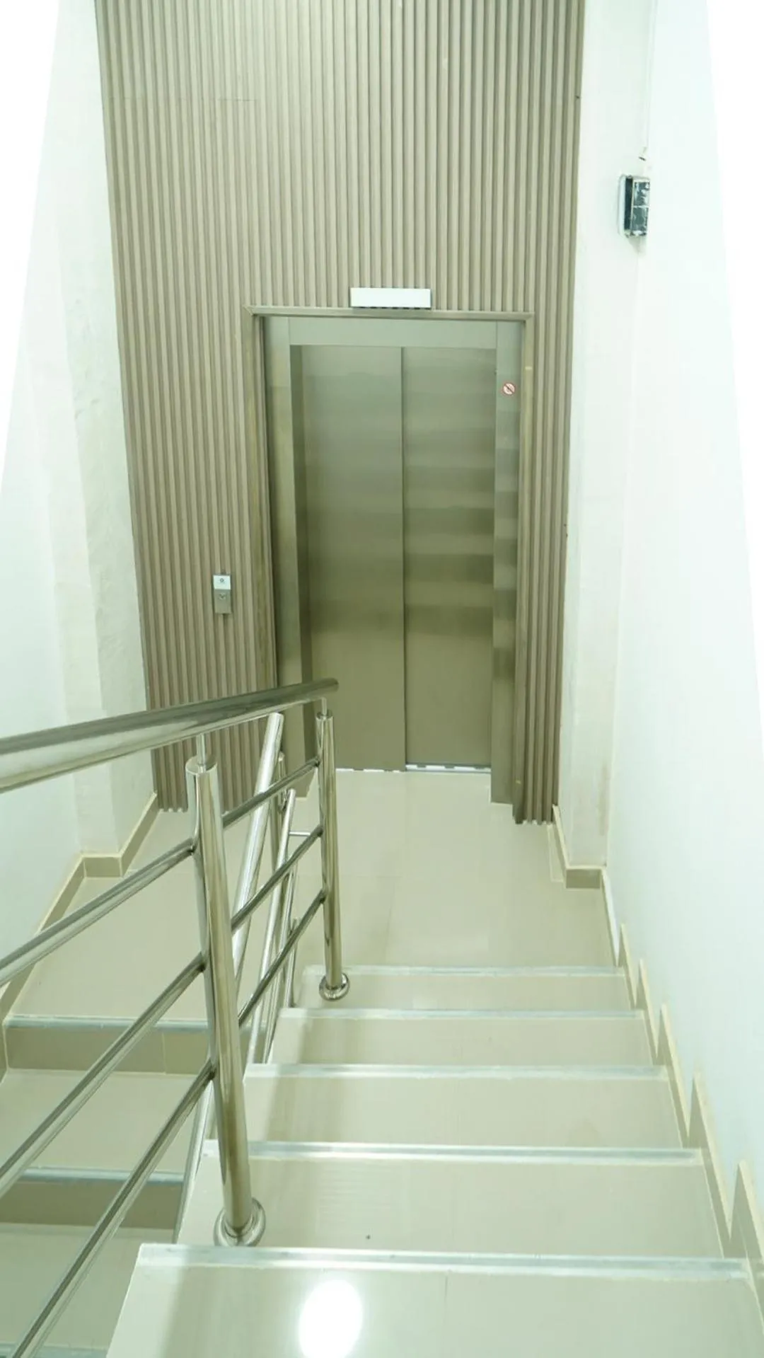 elevator in Hotel Caribe Real Inn