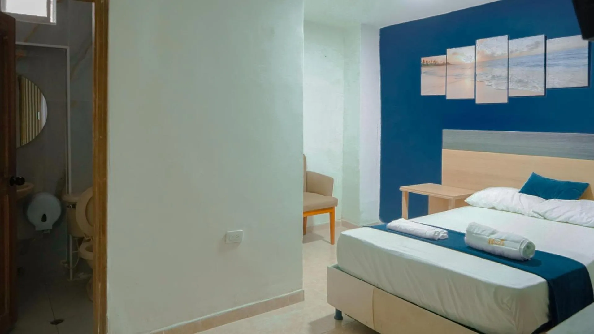 Photo of the whole room, Bed in Hotel Caribe Real Inn