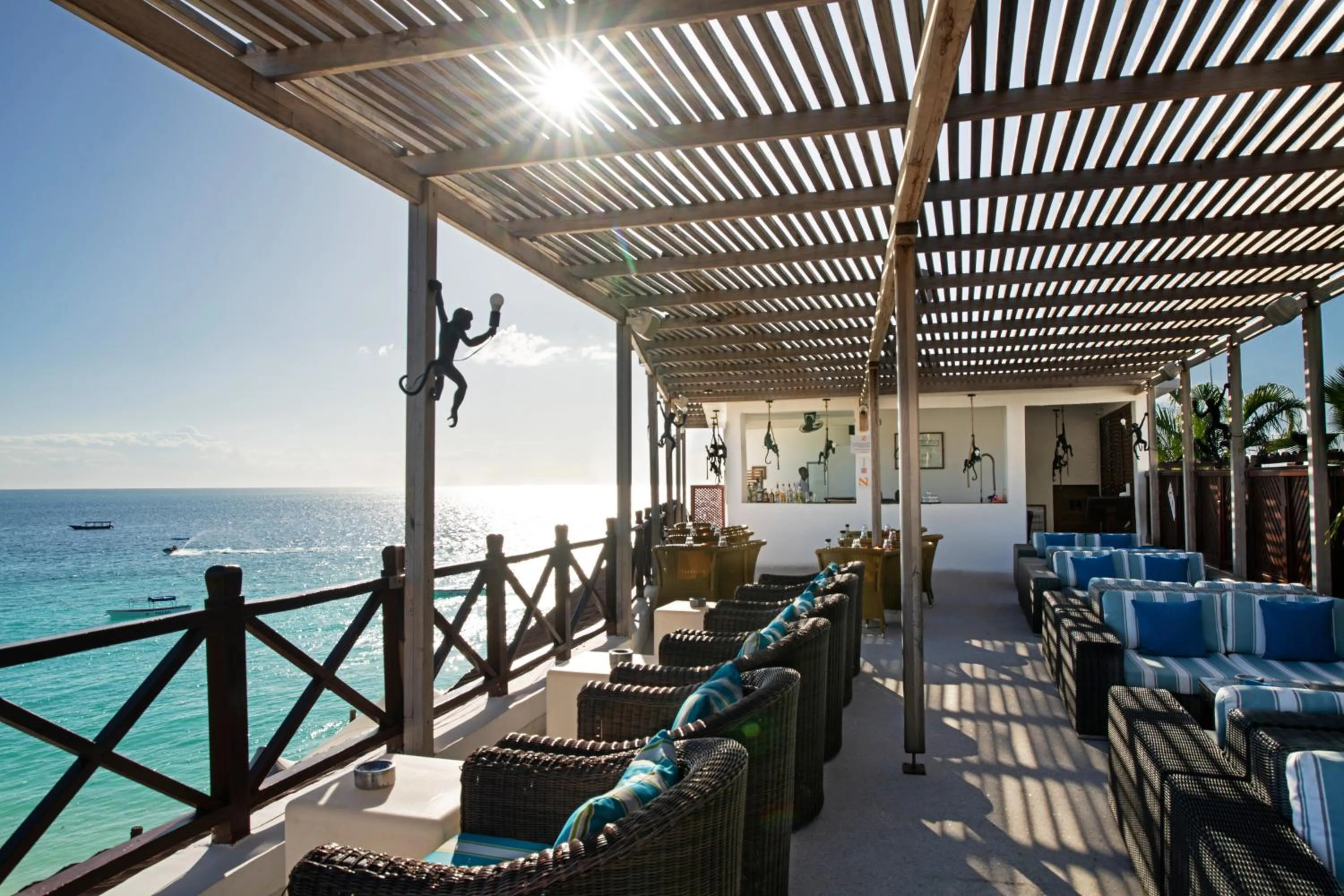 Restaurant/places to eat in Z Hotel & Z2 Hotel