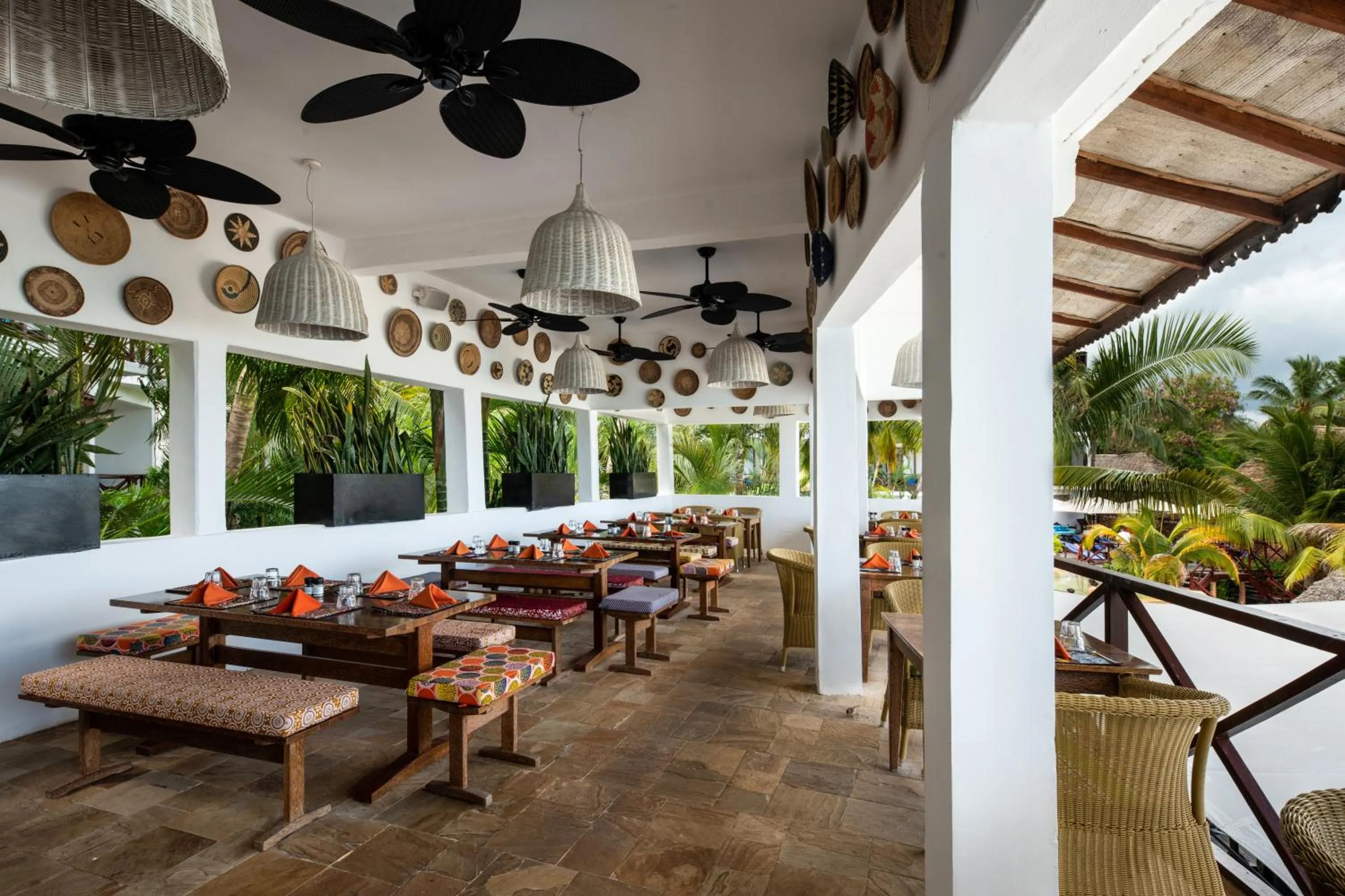 Restaurant/places to eat in Z Hotel & Z2 Hotel