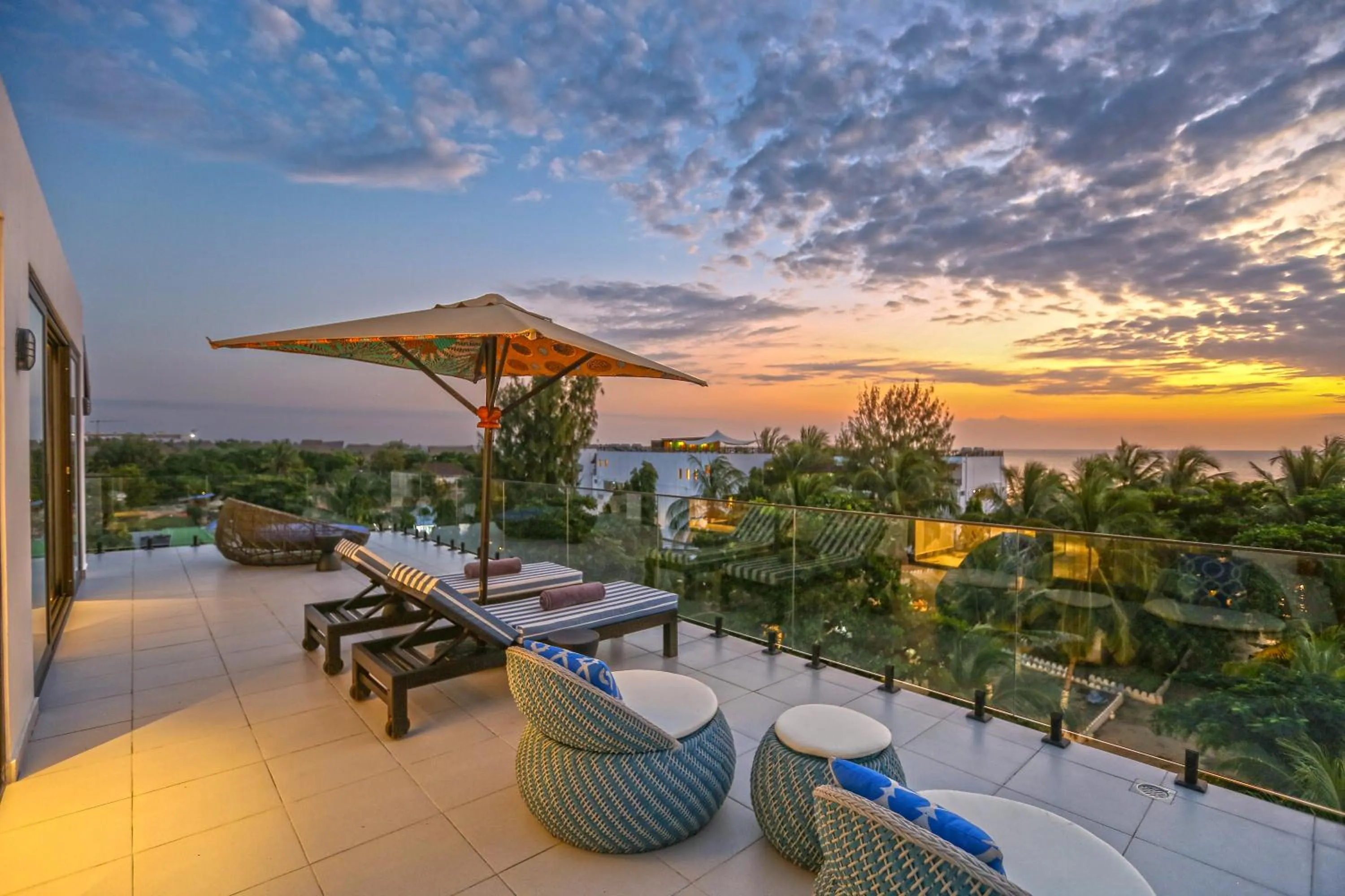 Day in Z Hotel & Z2 Hotel