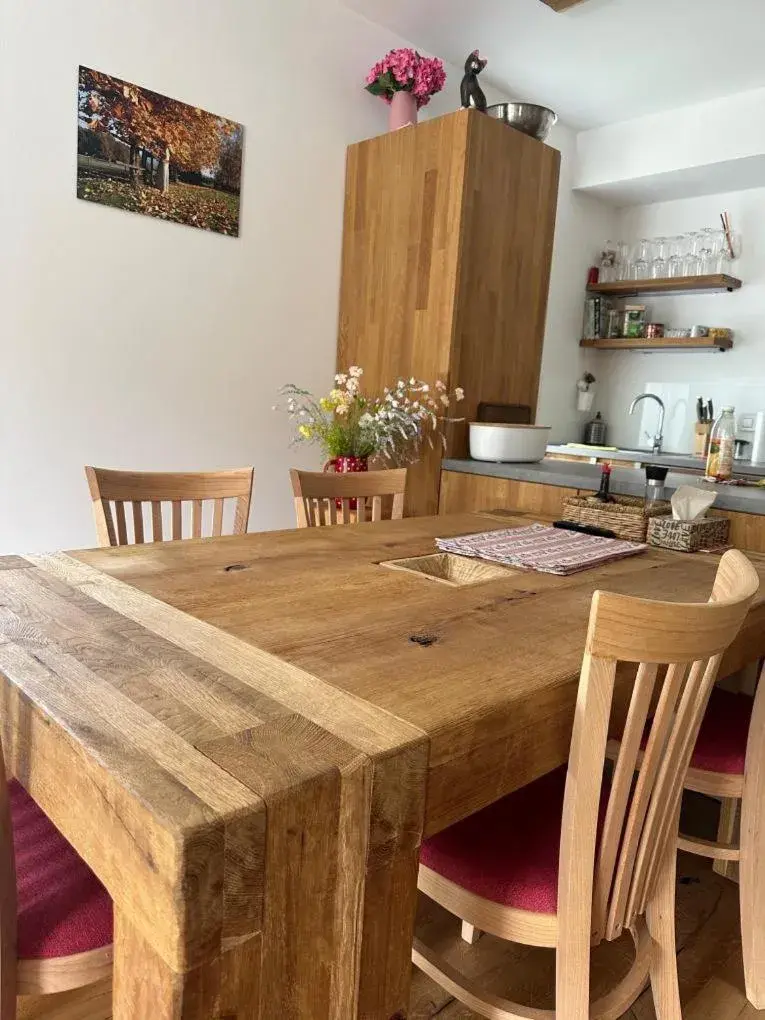 Superior Apartment with Balcony in Hotel U Kabinky Superior Apartment with Balcony in Hotel U Kabinky