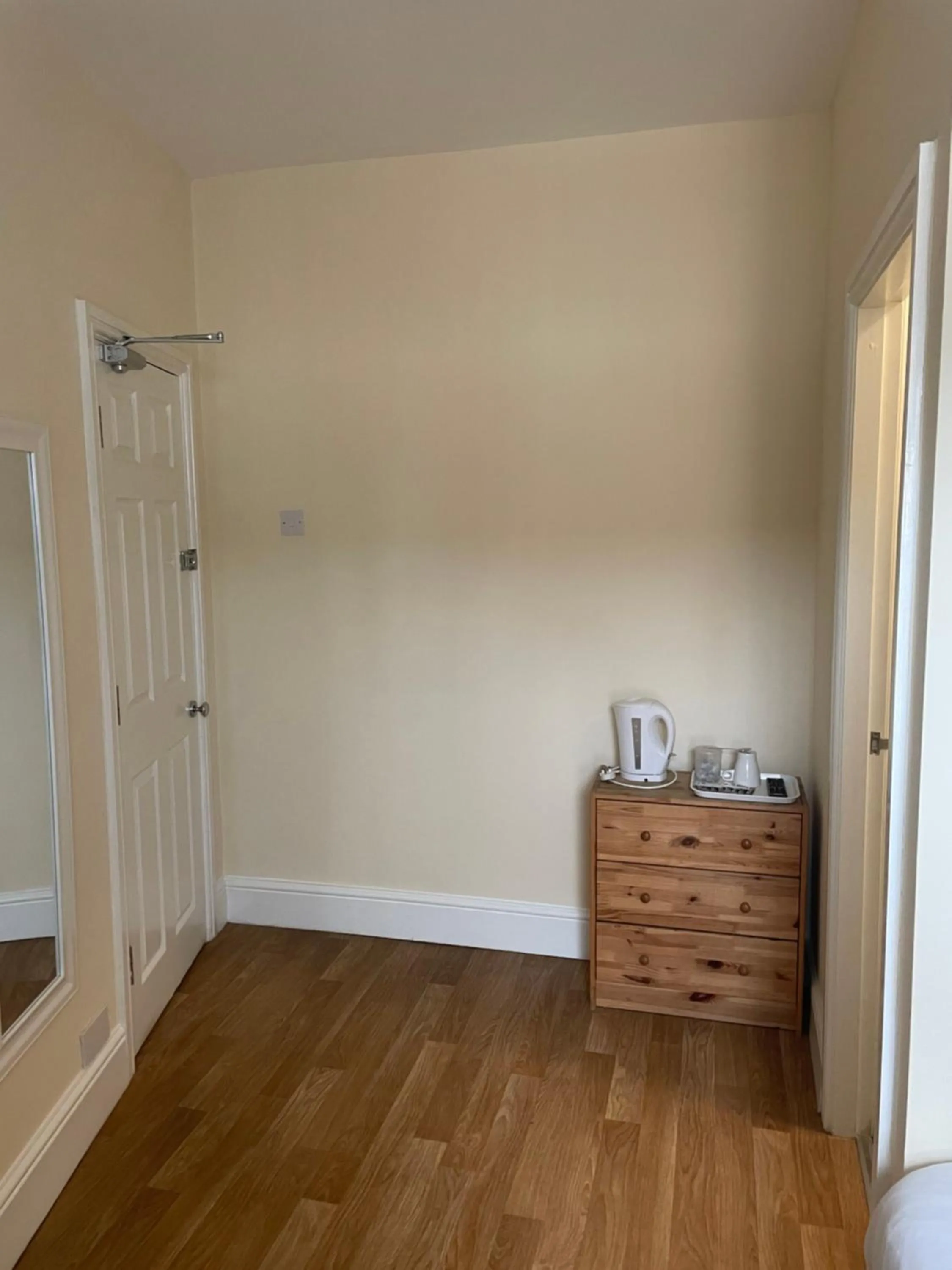 Budget Single Room - single occupancy in Mersey view Hotel & Pub