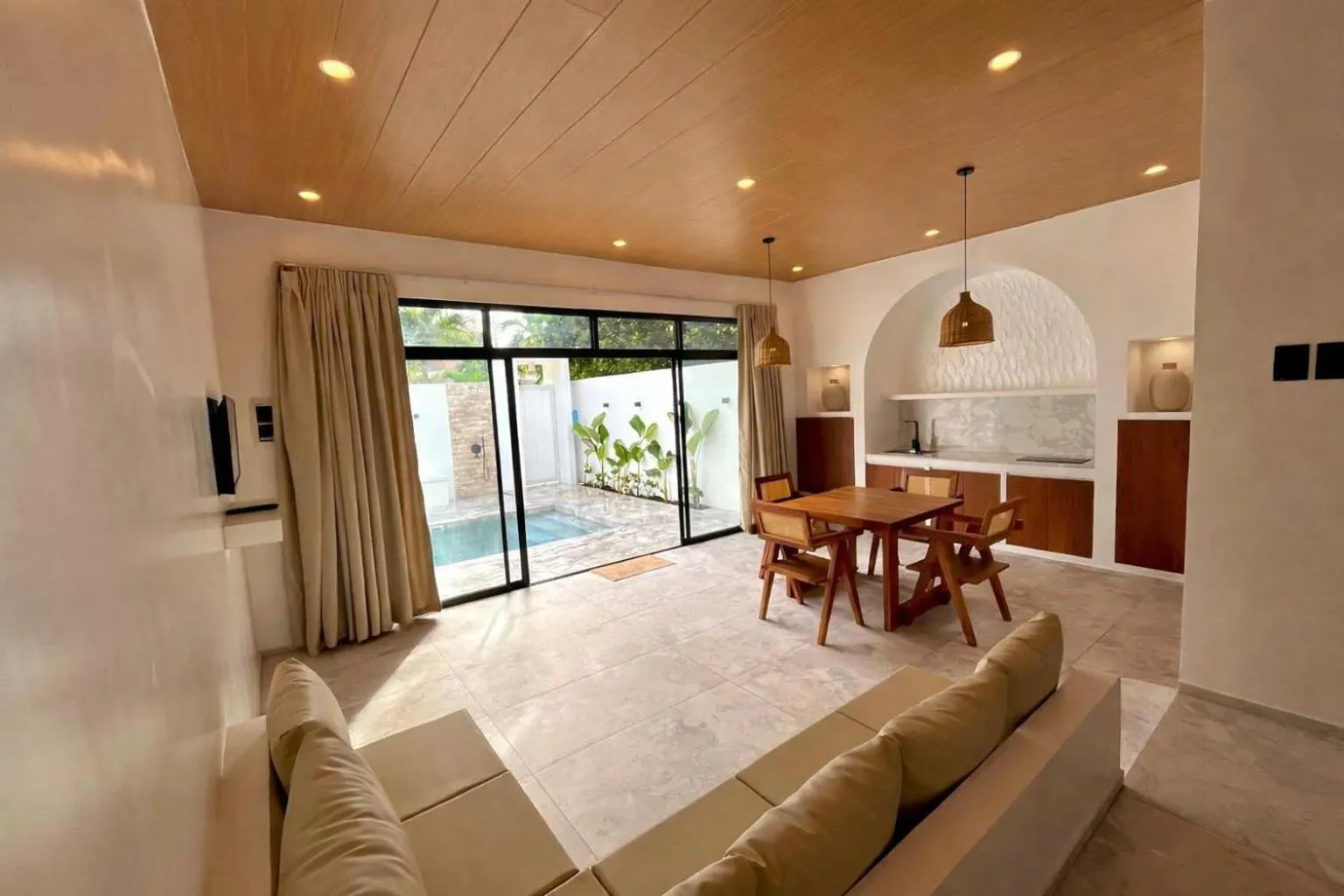 Bed in Pineale Villas, Resort and Spa