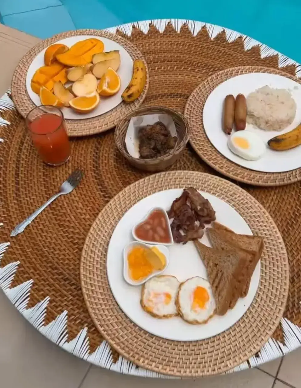 Food and drinks in Pineale Villas, Resort and Spa Food and drinks in Pineale Villas, Resort and Spa