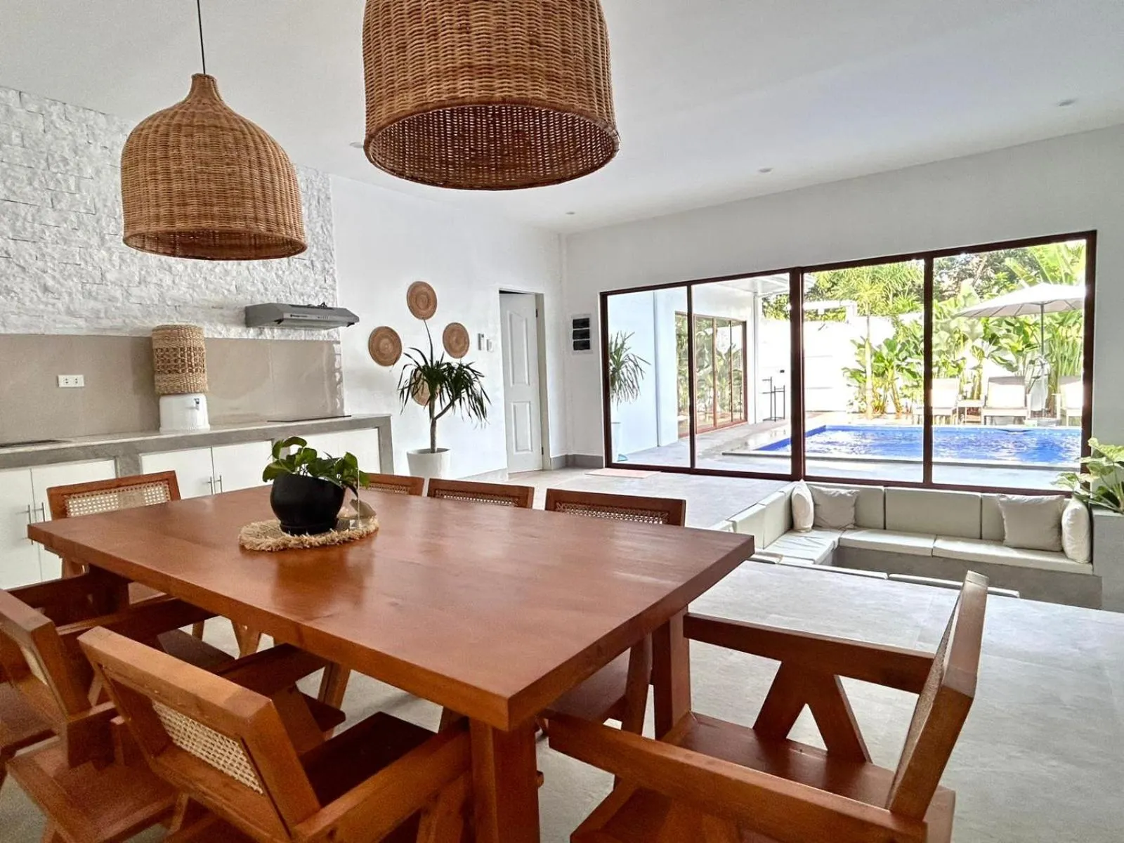 Dining area in Pineale Villas, Resort and Spa