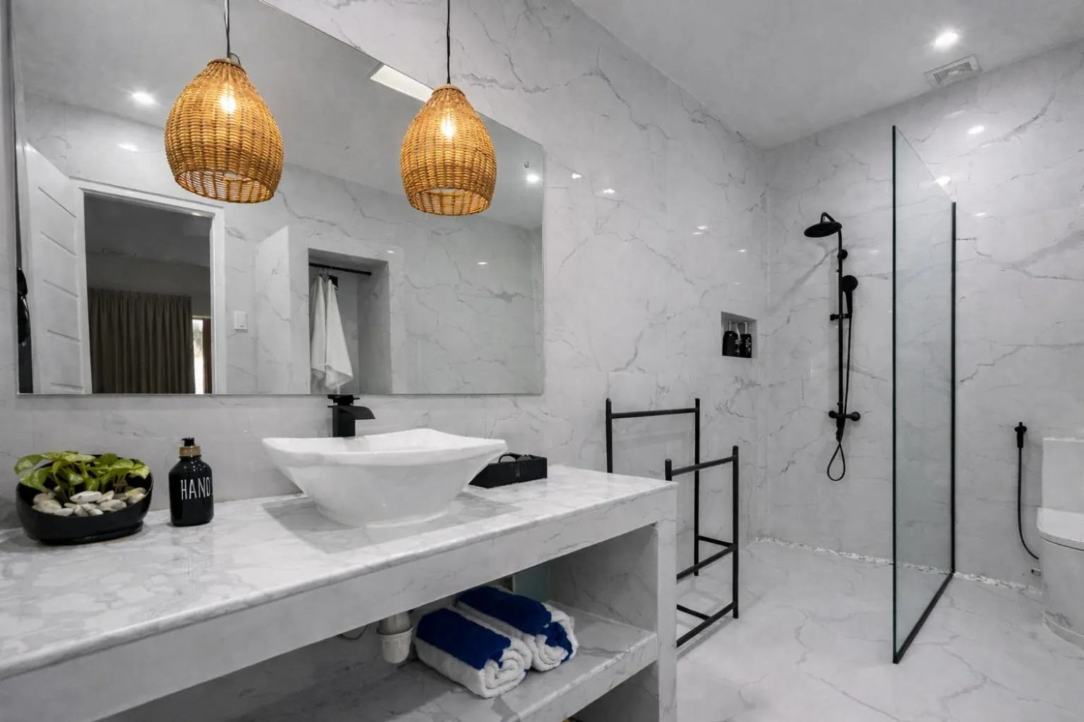 Pineale Villas, Resort and Spa