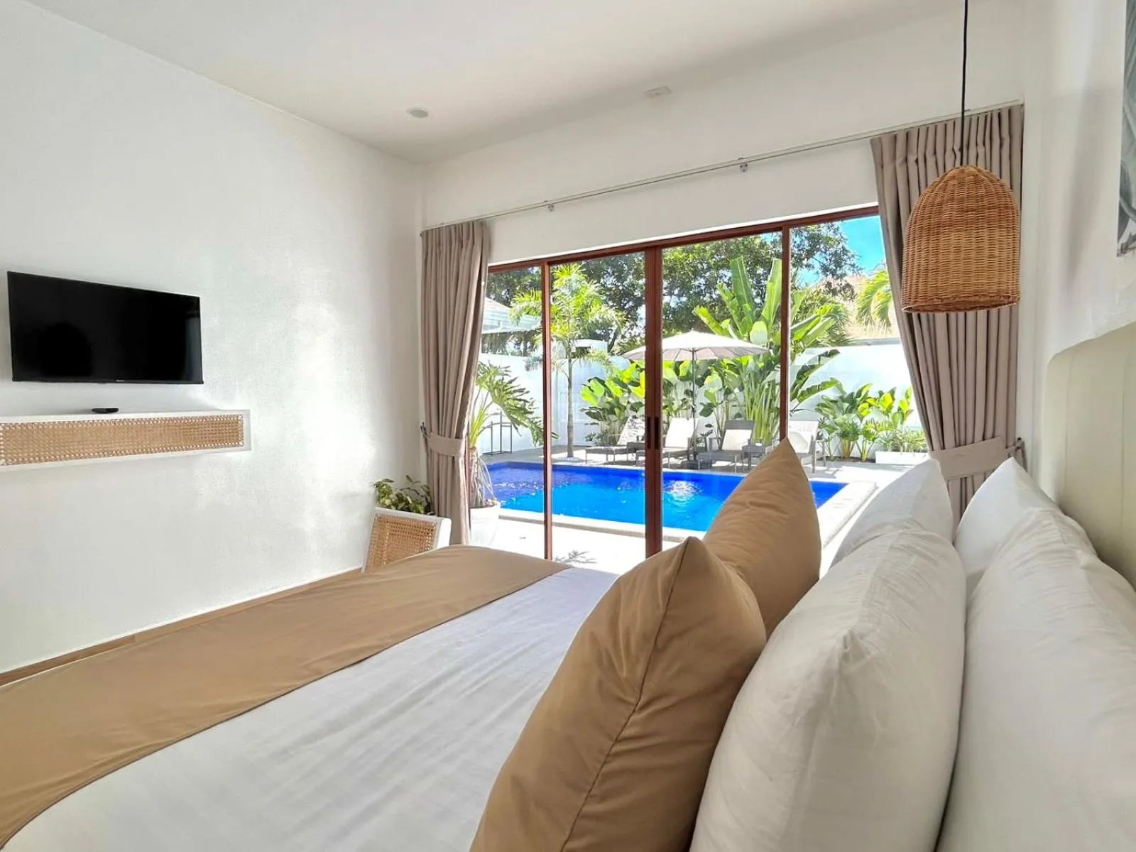 Bedroom, Bed in Pineale Villas, Resort and Spa