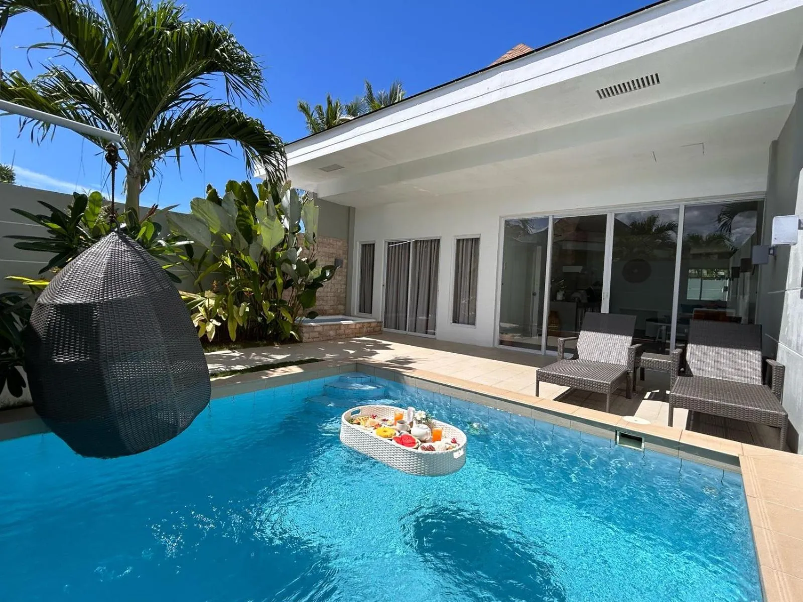 Swimming pool in Pineale Villas, Resort and Spa