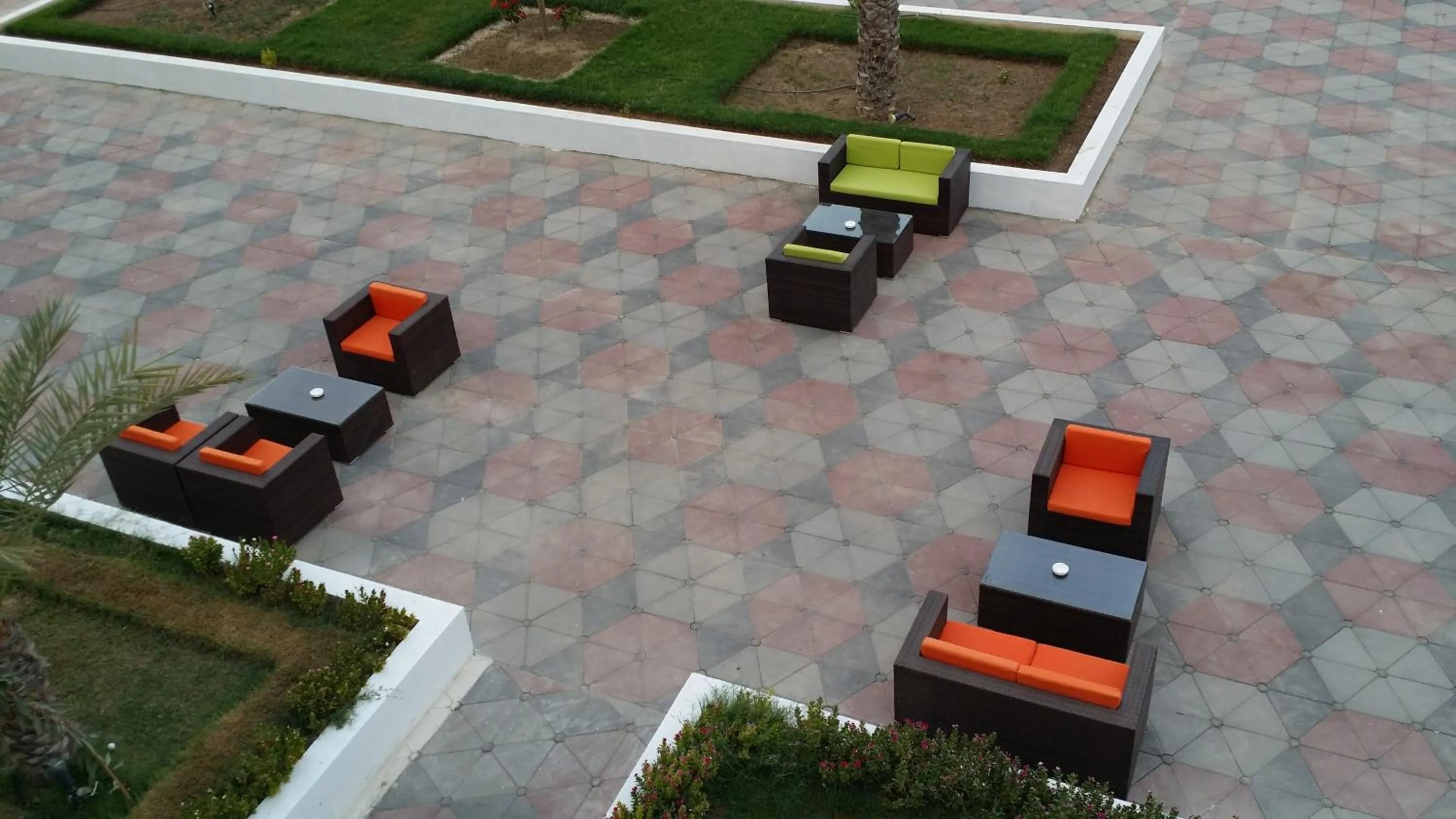 Day in Royal Gardens Hotel